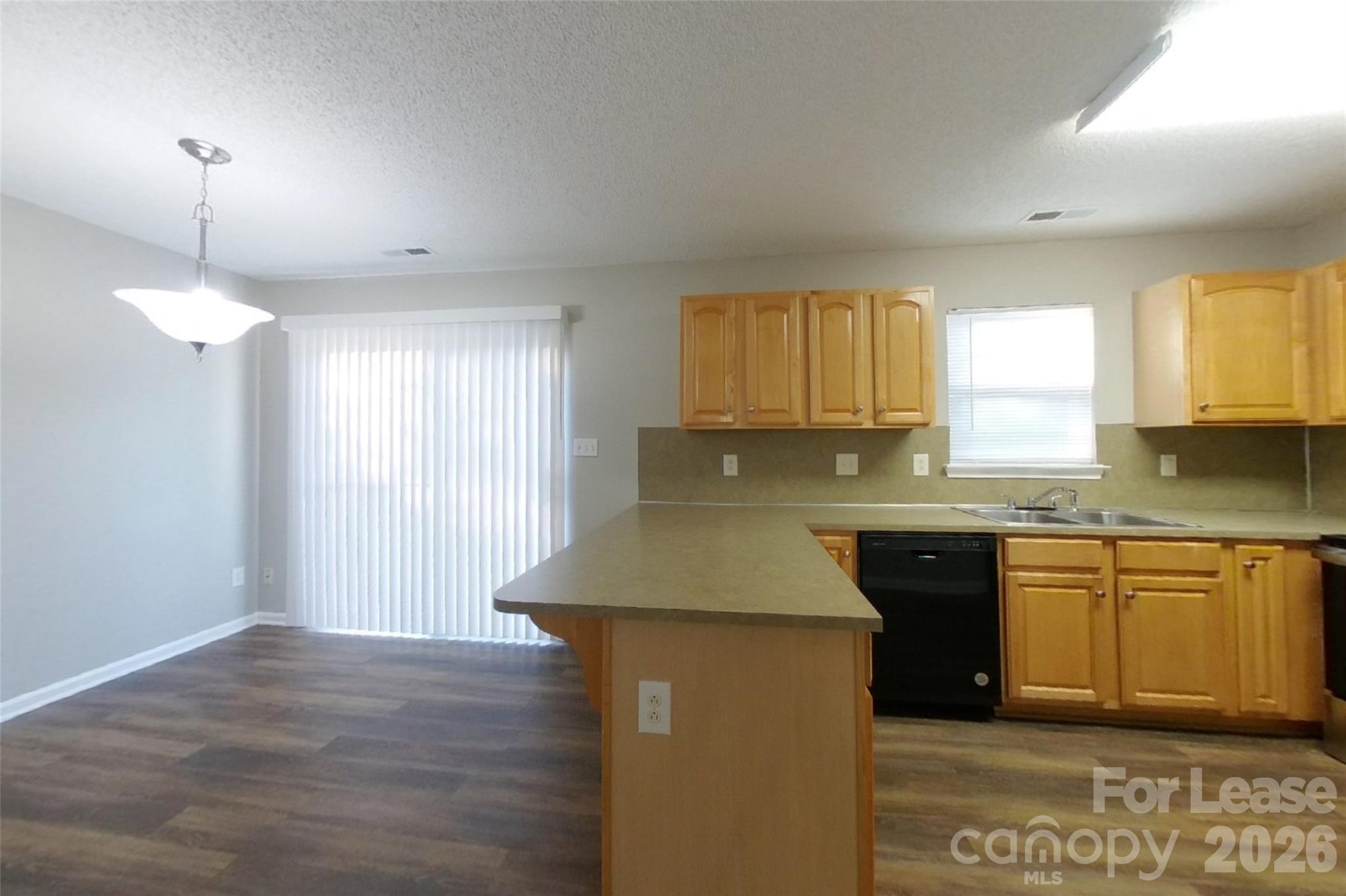 Single Family Residence at 445 Amir Circle, Matthews, photo 3 of 15