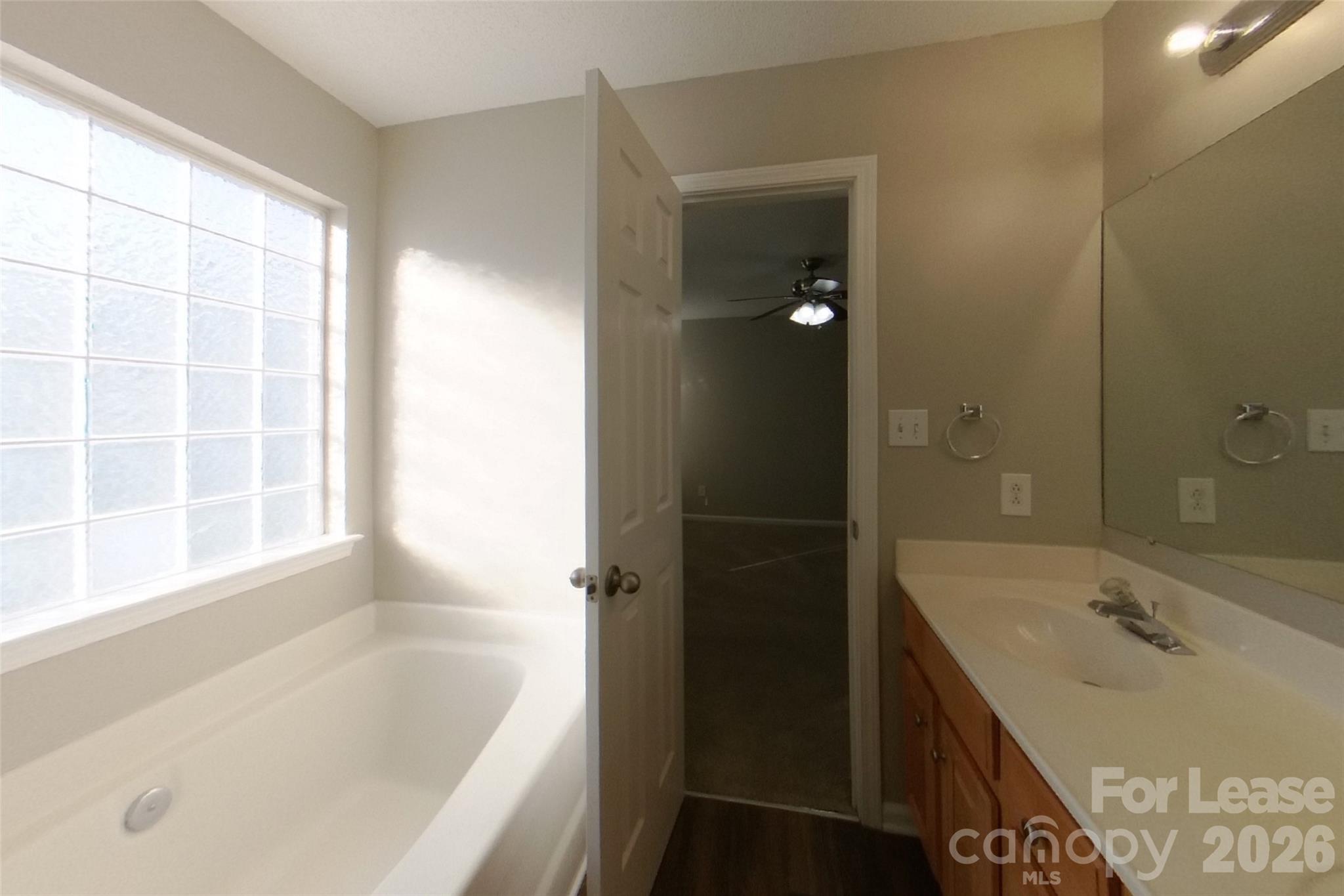 Single Family Residence at 445 Amir Circle, Matthews, photo 7 of 15