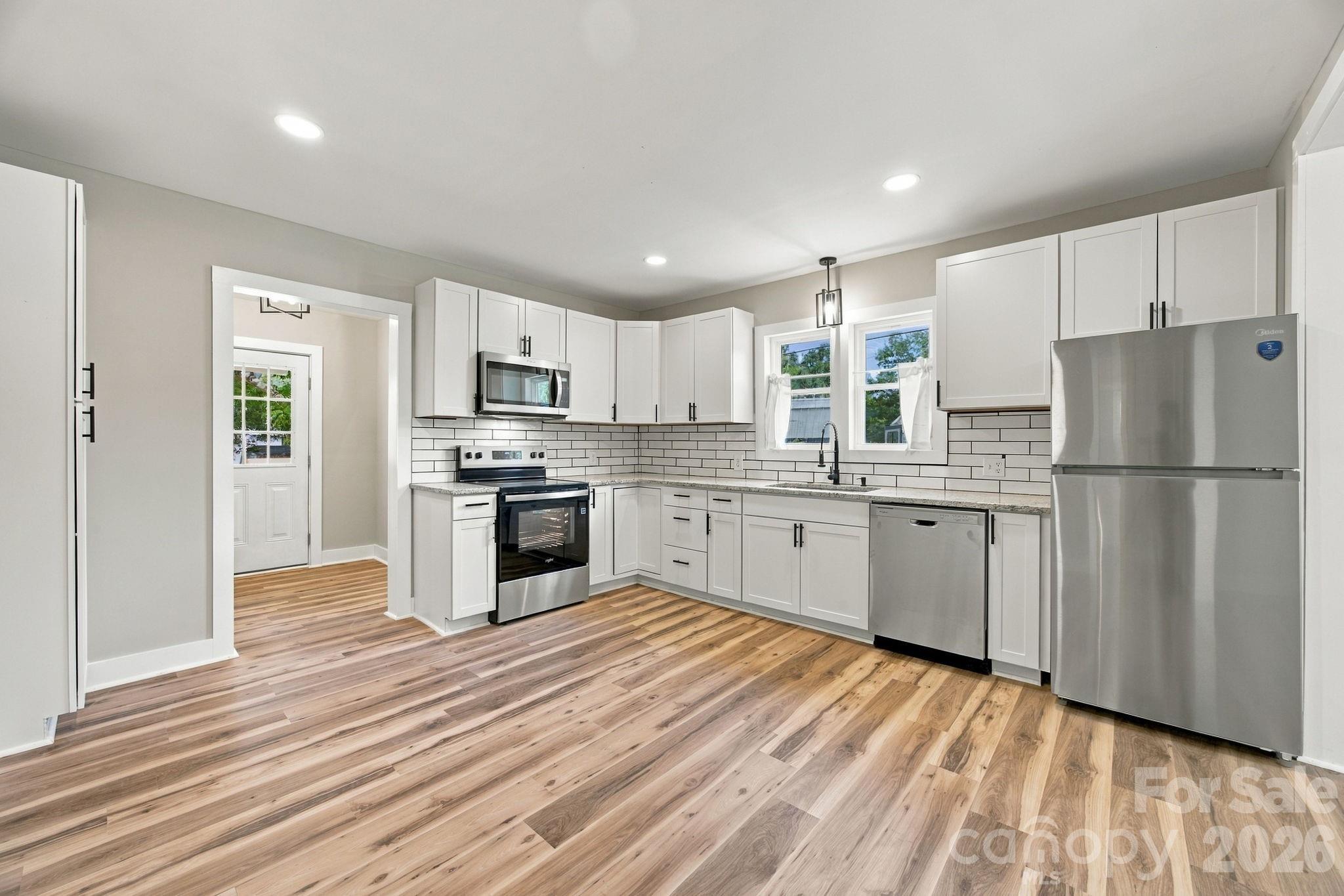 Single Family Residence at 1286 Elmwood Avenue, Lancaster, photo 12 of 31
