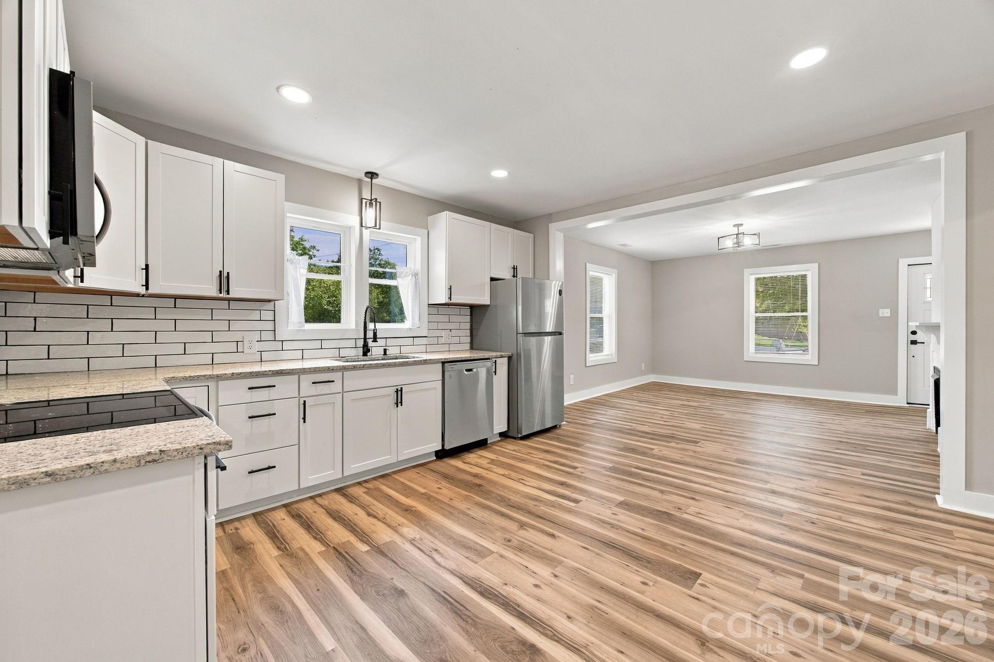 Single Family Residence at 1286 Elmwood Avenue, Lancaster, photo 13 of 31