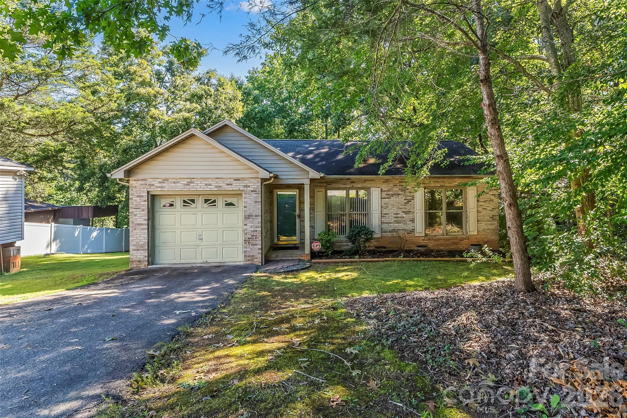 Single Family Residence at 2524 Robinson Road, Newton