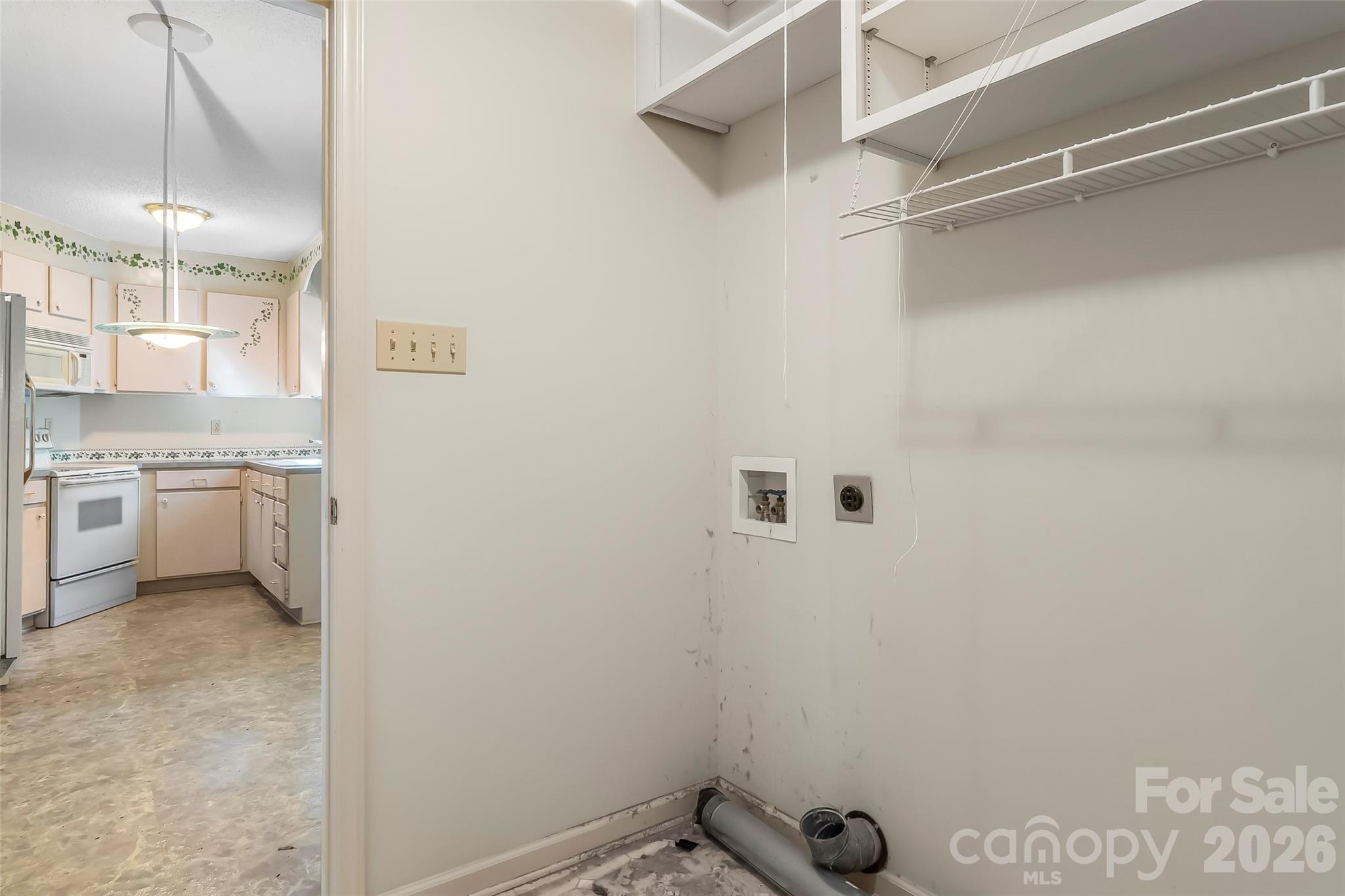 Single Family Residence at 2524 Robinson Road, Newton, photo 7 of 20