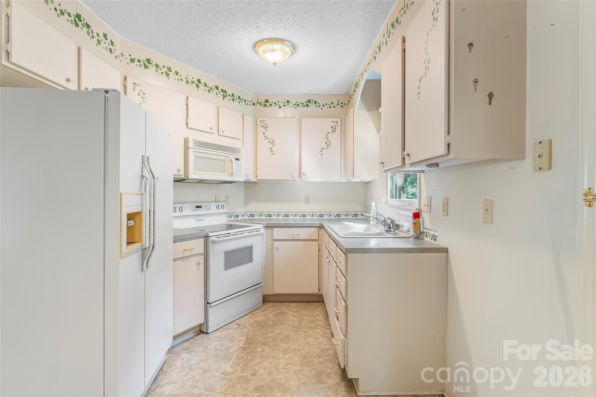 Single Family Residence at 2524 Robinson Road, Newton, photo 8 of 20