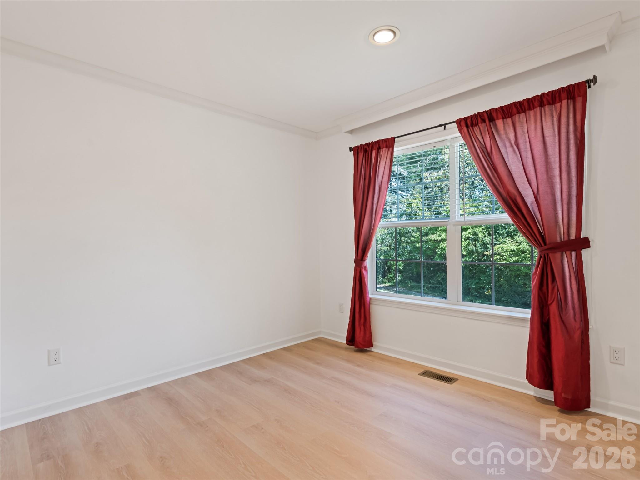 Single Family Residence at 10 Enochs Way, Fletcher, photo 5 of 21