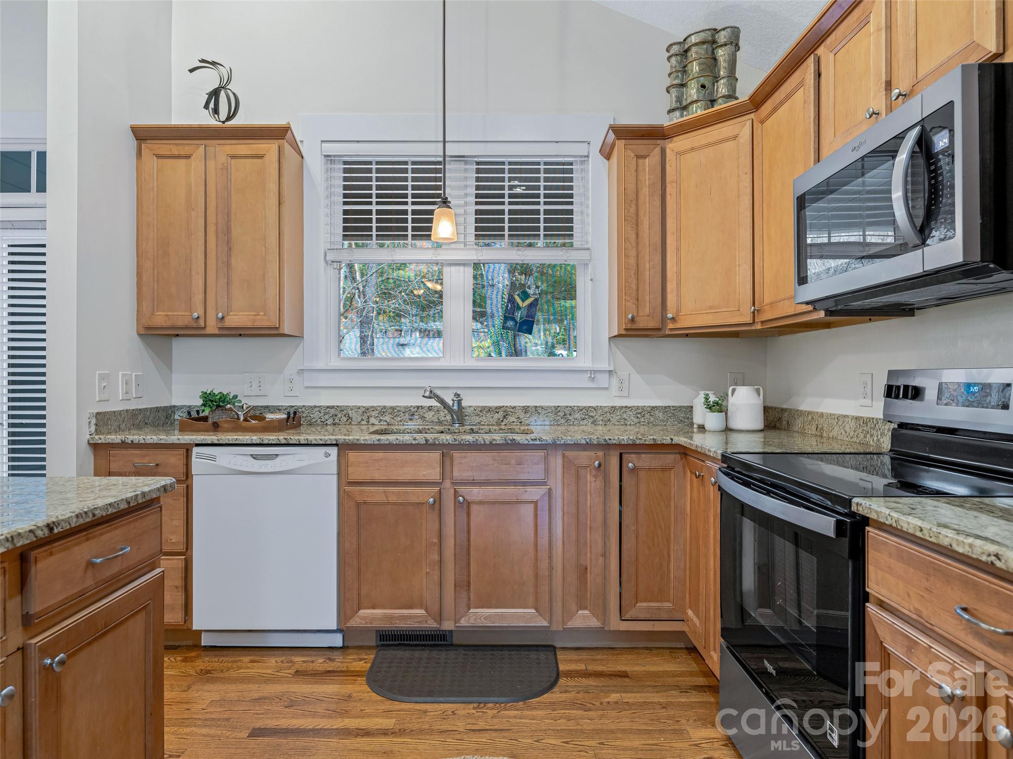 Single Family Residence at 1 Craftsman Circle, Asheville, photo 8 of 26