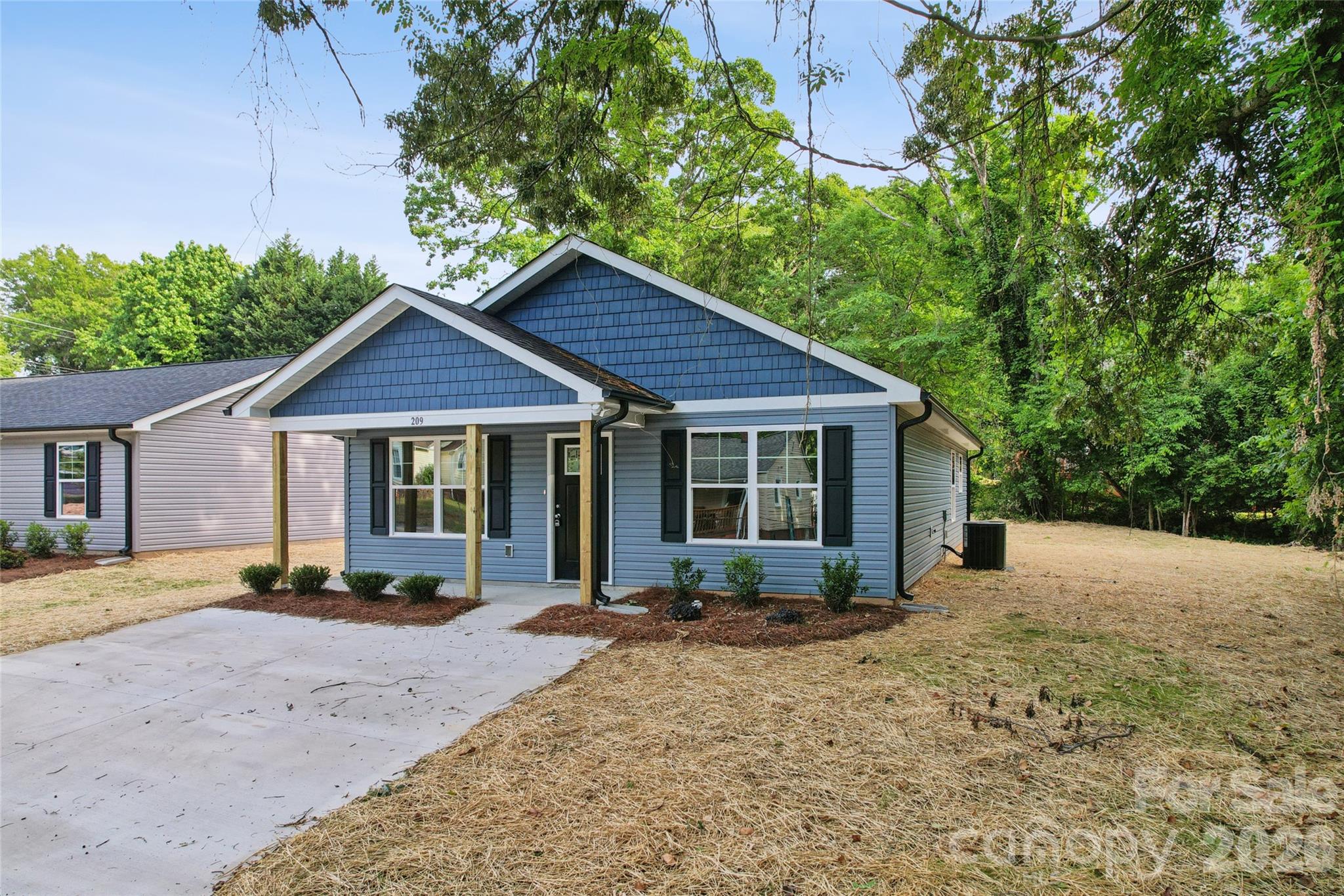 Single Family Residence at 209 W 17th Street, Kannapolis, photo 2 of 29