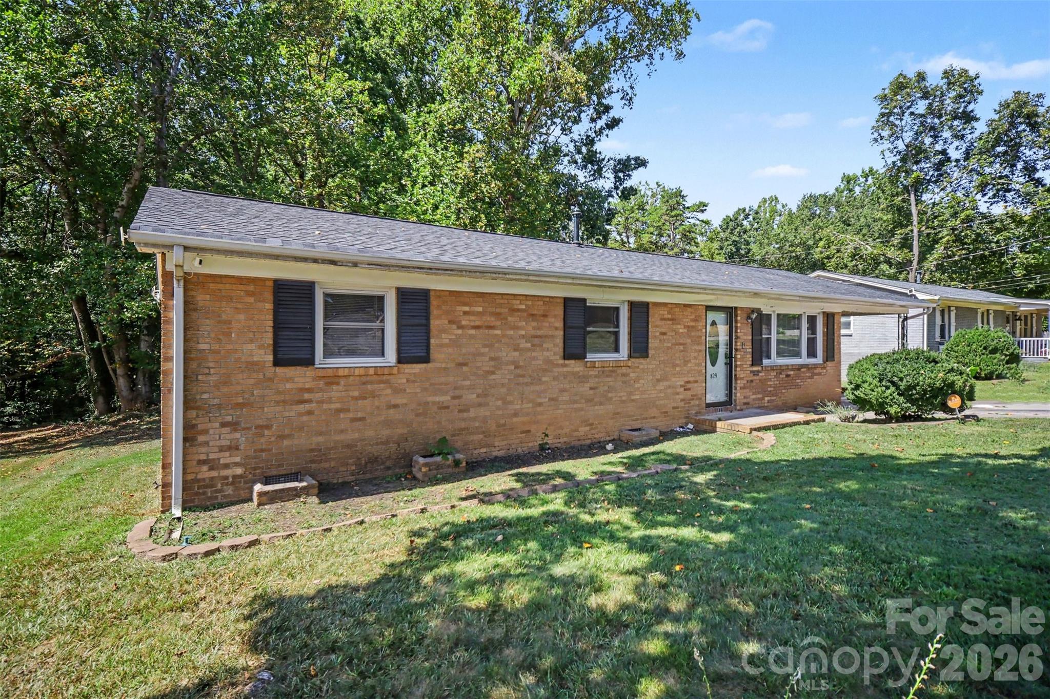 Single Family Residence at 829 Vancouver Lane, Gastonia, photo 3 of 40