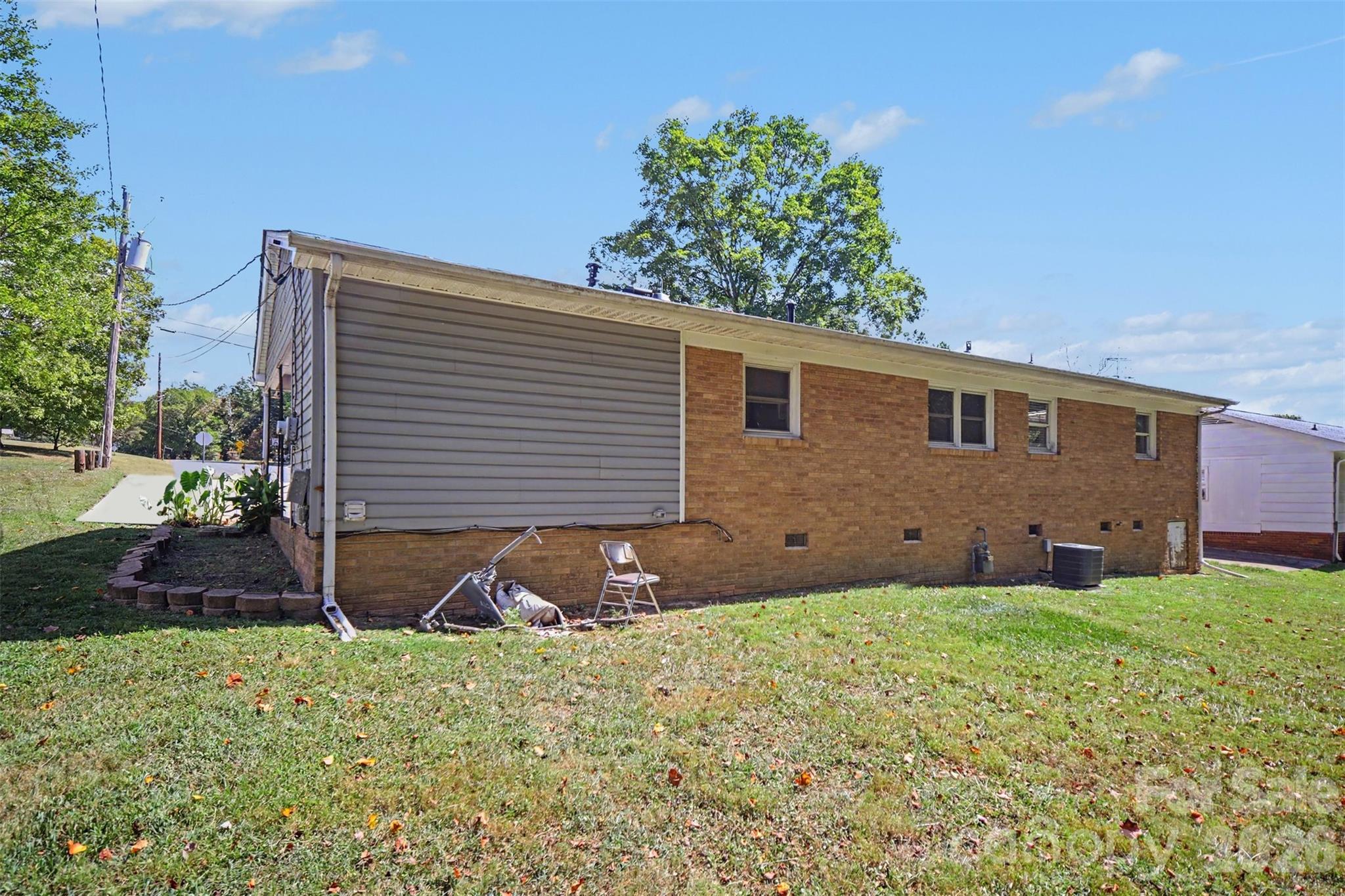 Single Family Residence at 829 Vancouver Lane, Gastonia, photo 35 of 40
