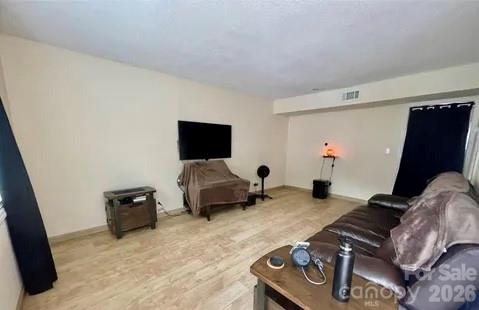 Condominium at 1300 Larchmont Place, Salisbury, photo 3 of 13
