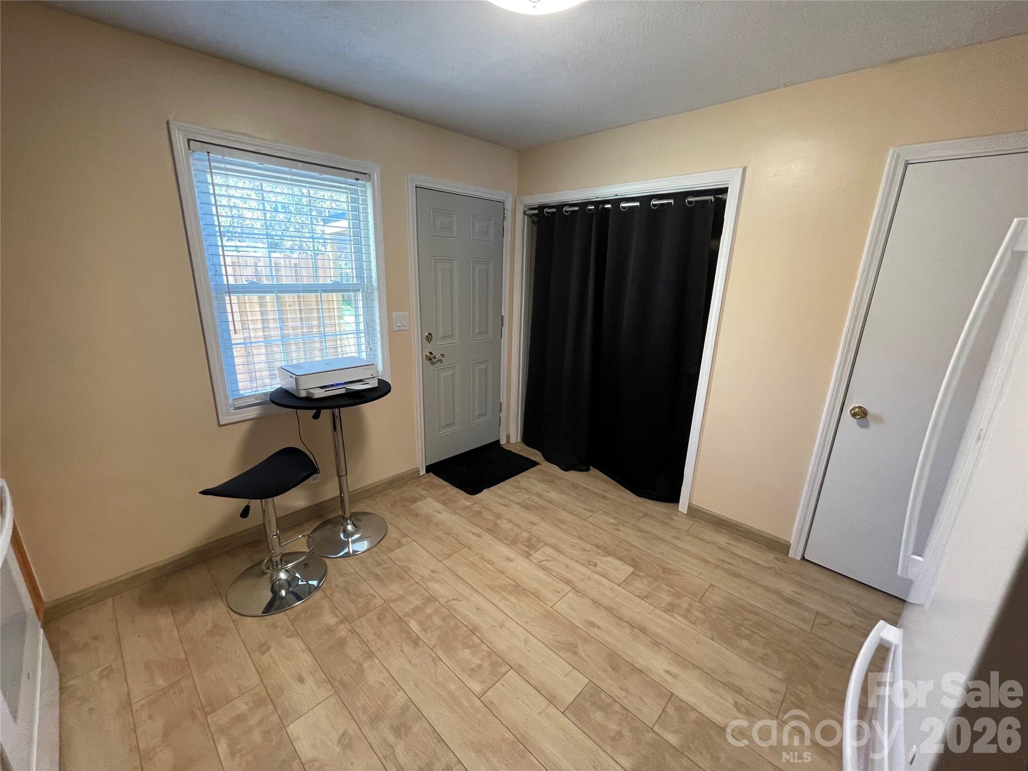 Condominium at 1300 Larchmont Place, Salisbury, photo 5 of 13