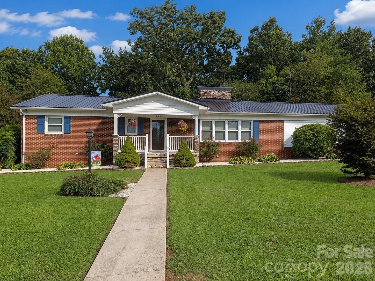 Single Family Residence at 105 Merrywood Drive, Lenoir, photo 3 of 46