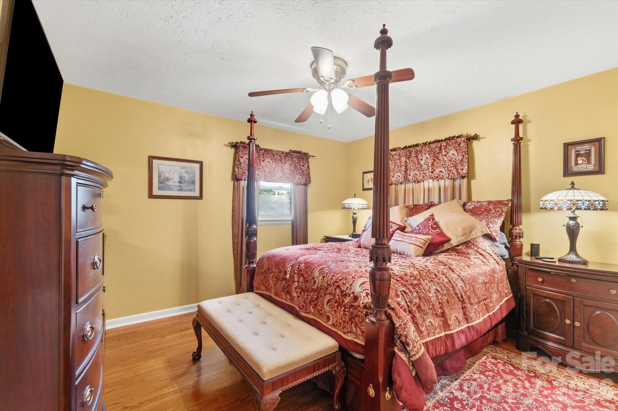 Single Family Residence at 105 Merrywood Drive, Lenoir, photo 26 of 46