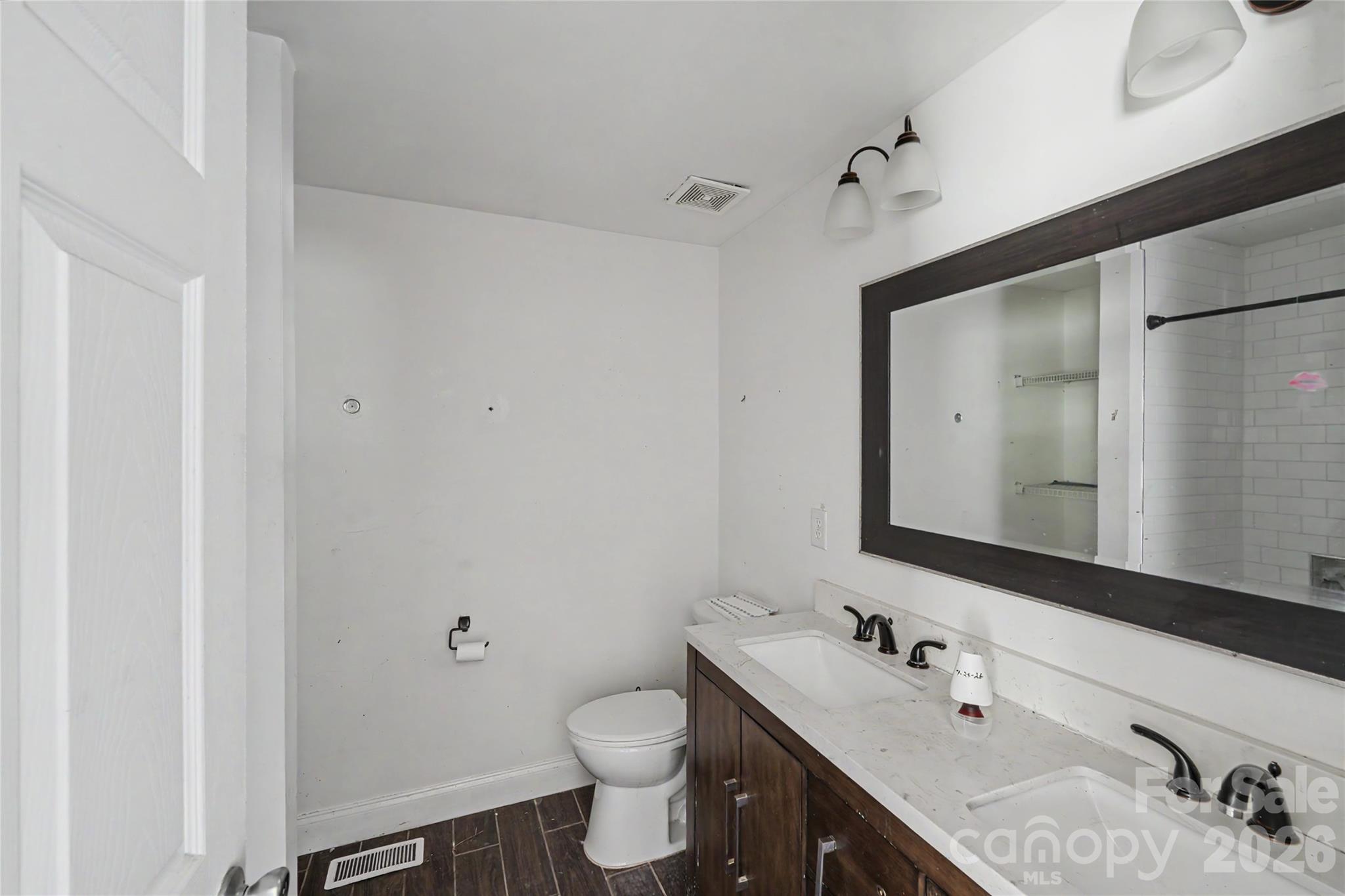 Single Family Residence at 308 Oakland Avenue, Belmont, photo 5 of 26