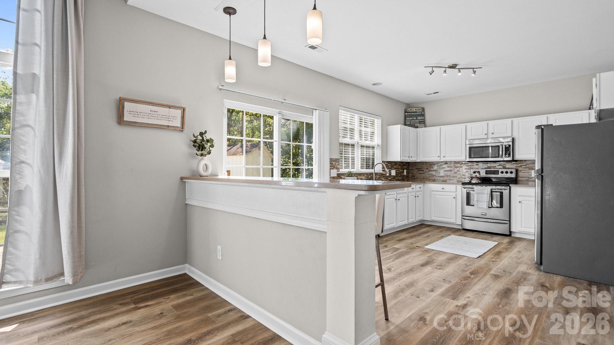 Single Family Residence at 9420 Hillston Ridge Road, Huntersville, photo 15 of 46