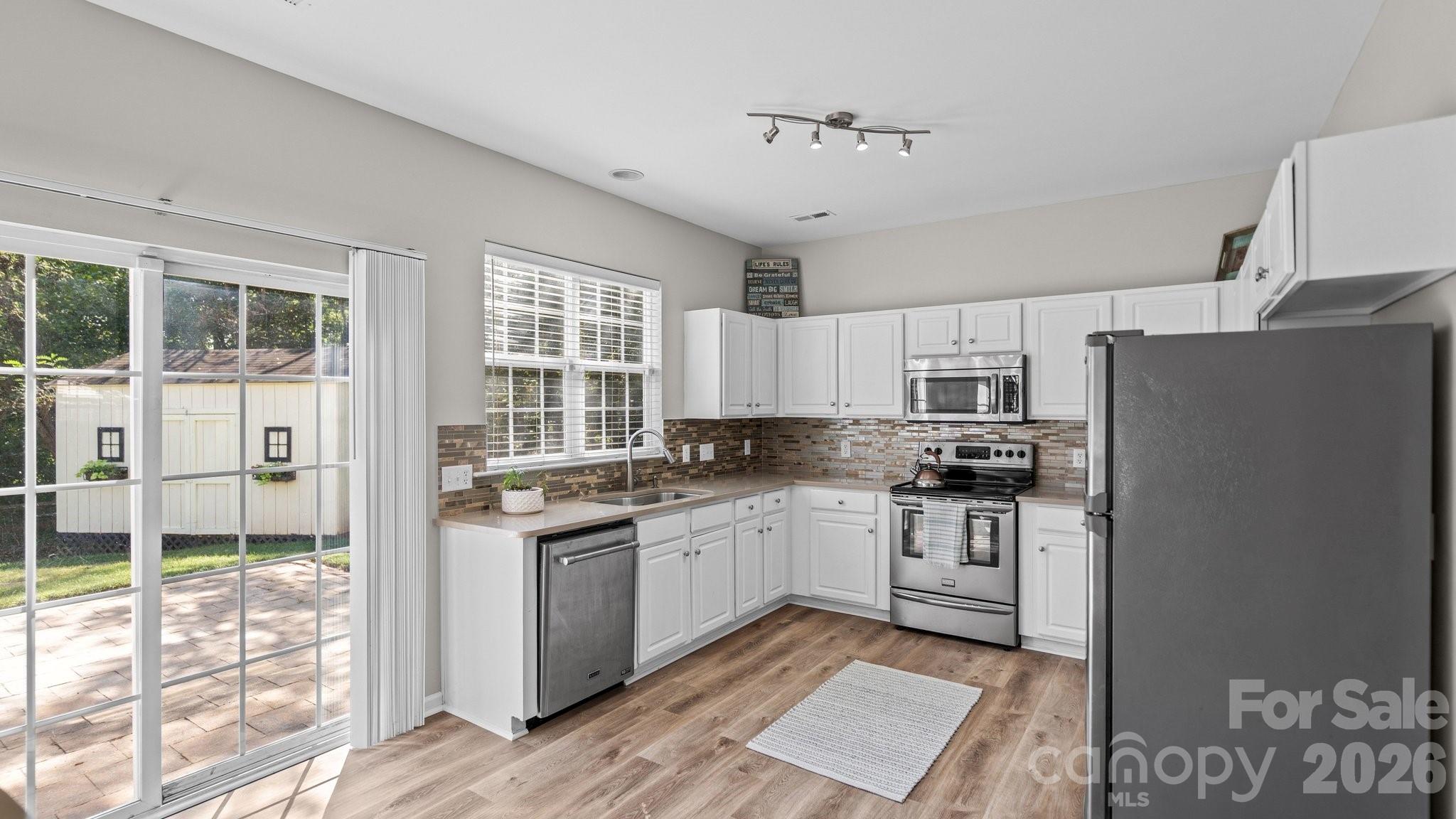 Single Family Residence at 9420 Hillston Ridge Road, Huntersville, photo 18 of 46