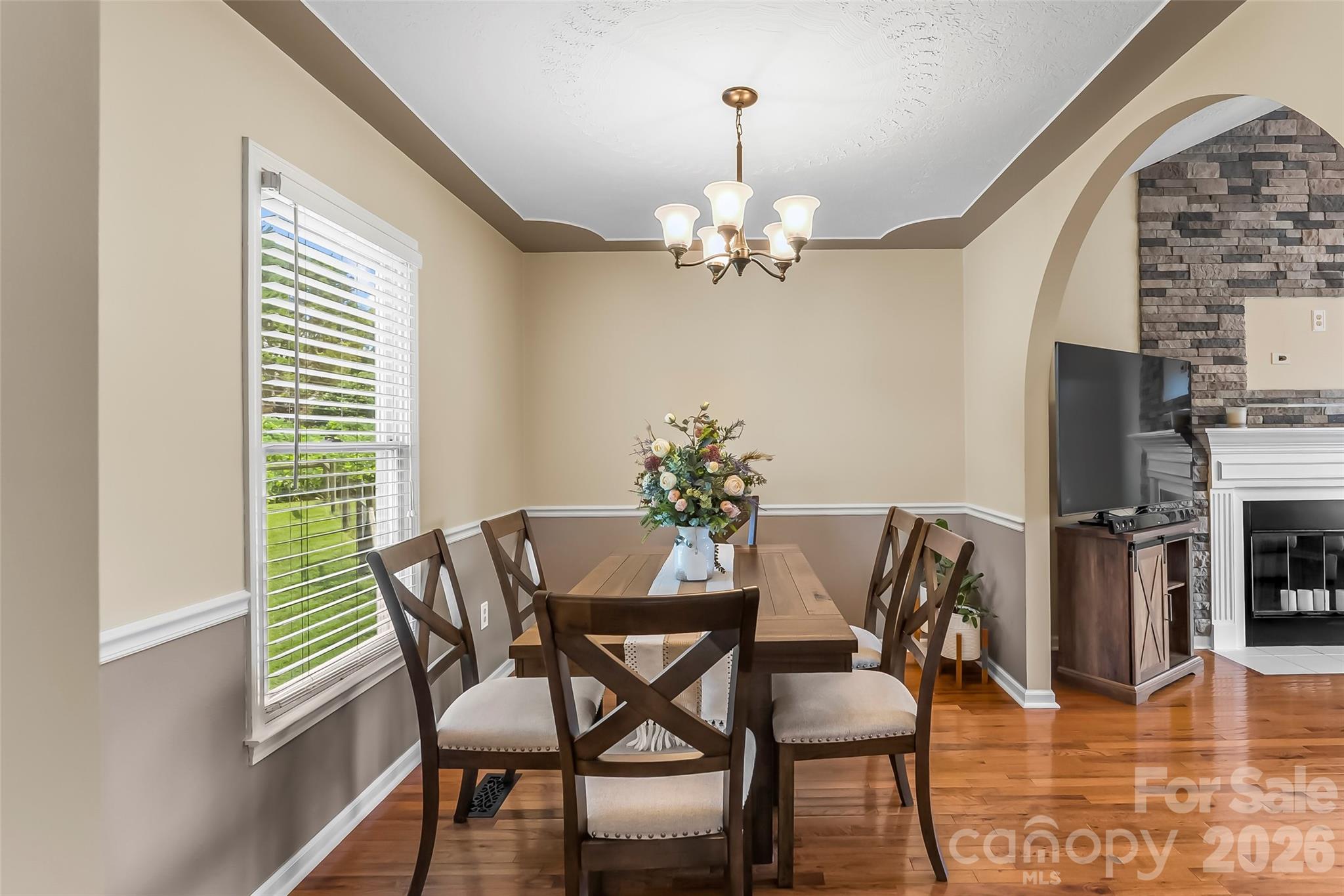 Single Family Residence at 1688 Buffett Circle, Hickory, photo 4 of 39