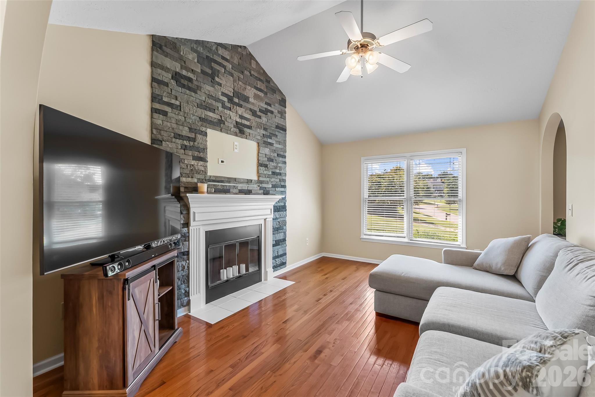 Single Family Residence at 1688 Buffett Circle, Hickory, photo 7 of 39