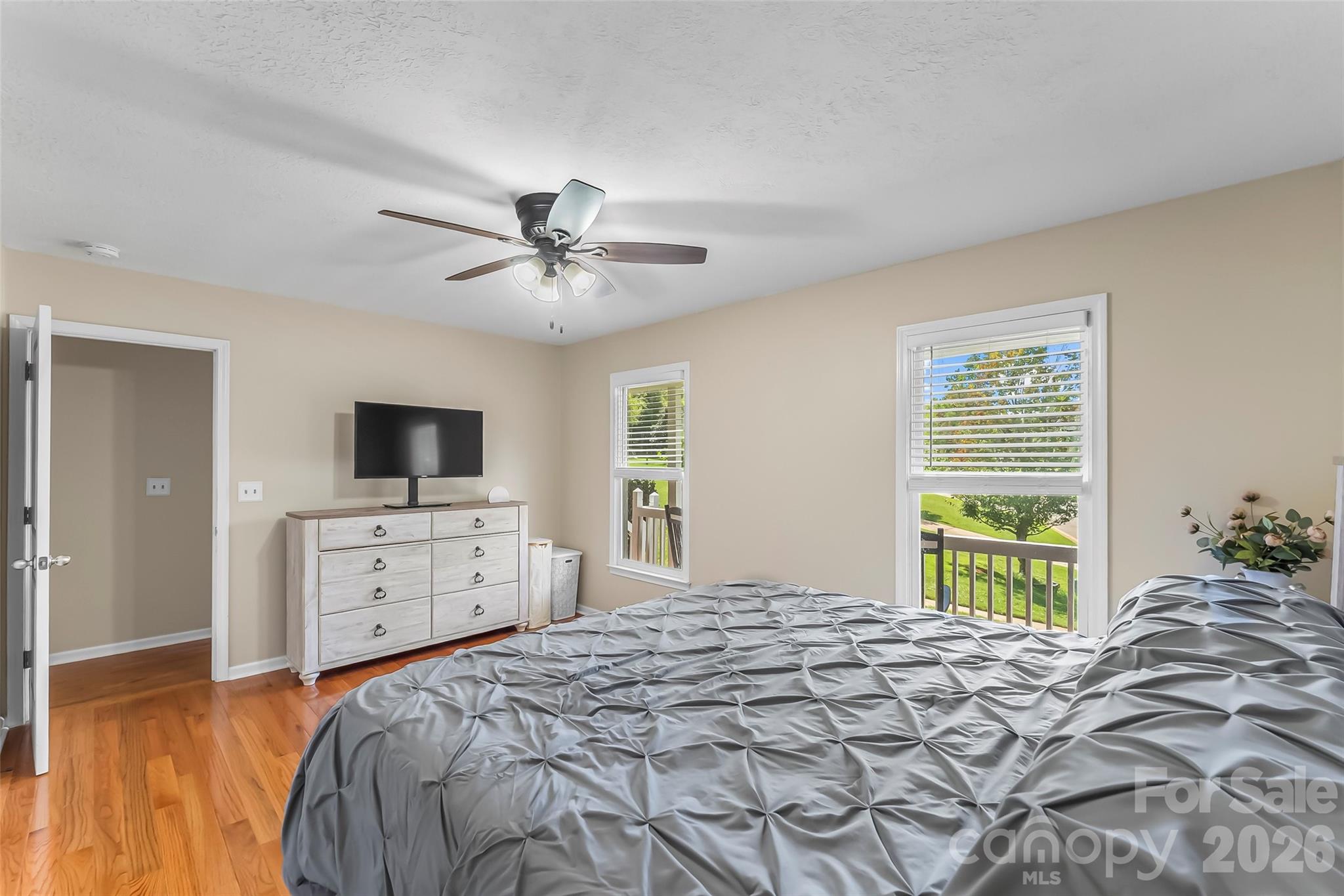 Single Family Residence at 1688 Buffett Circle, Hickory, photo 11 of 39