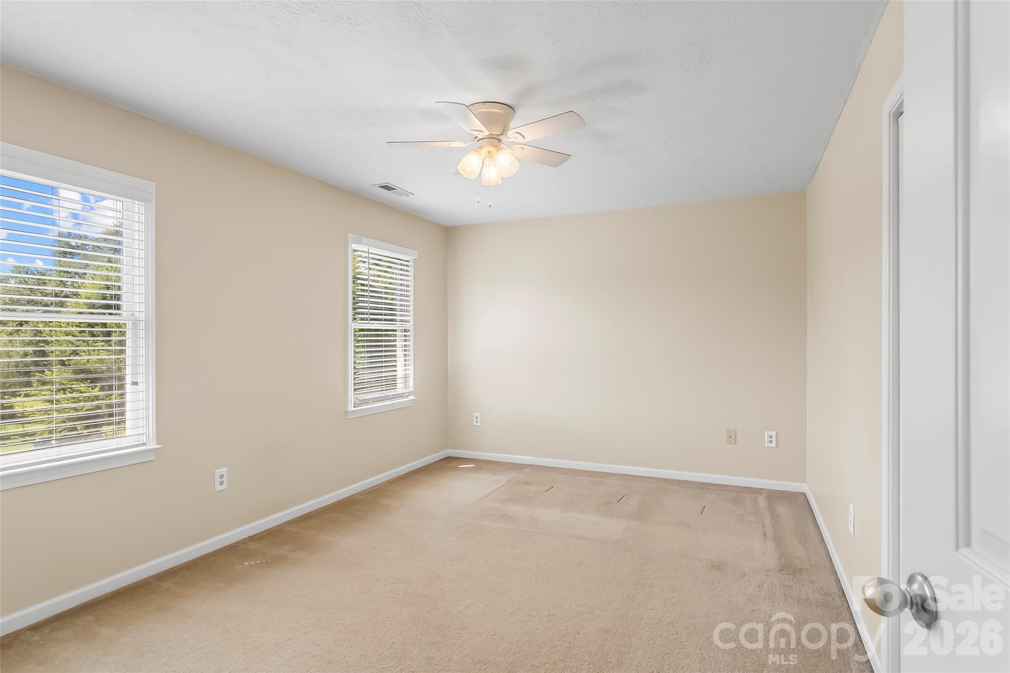 Single Family Residence at 1688 Buffett Circle, Hickory, photo 15 of 39