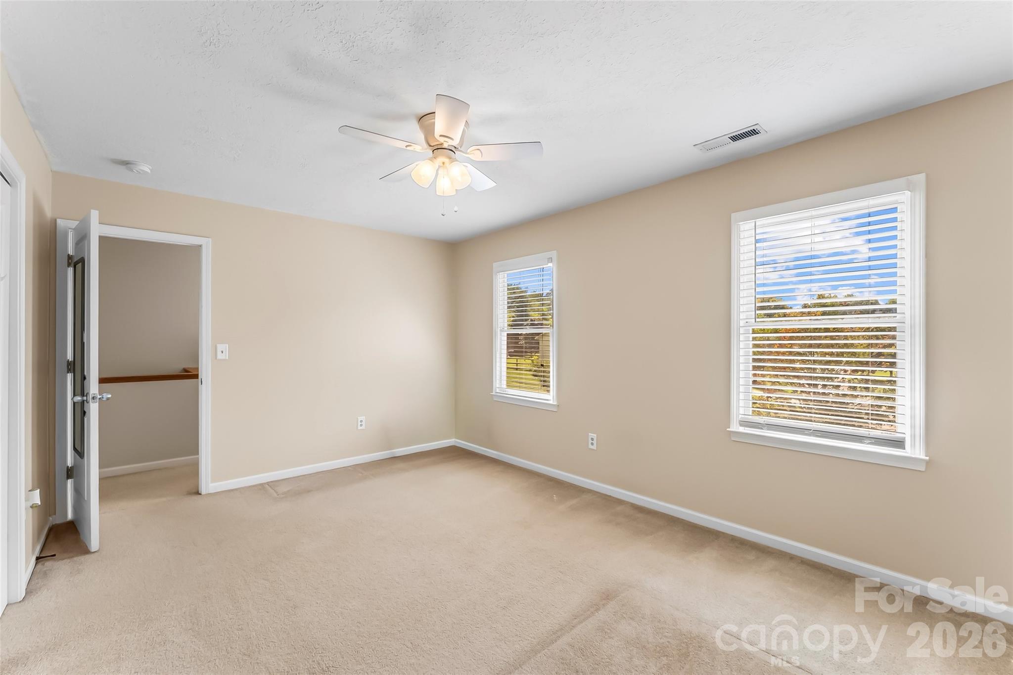 Single Family Residence at 1688 Buffett Circle, Hickory, photo 16 of 39