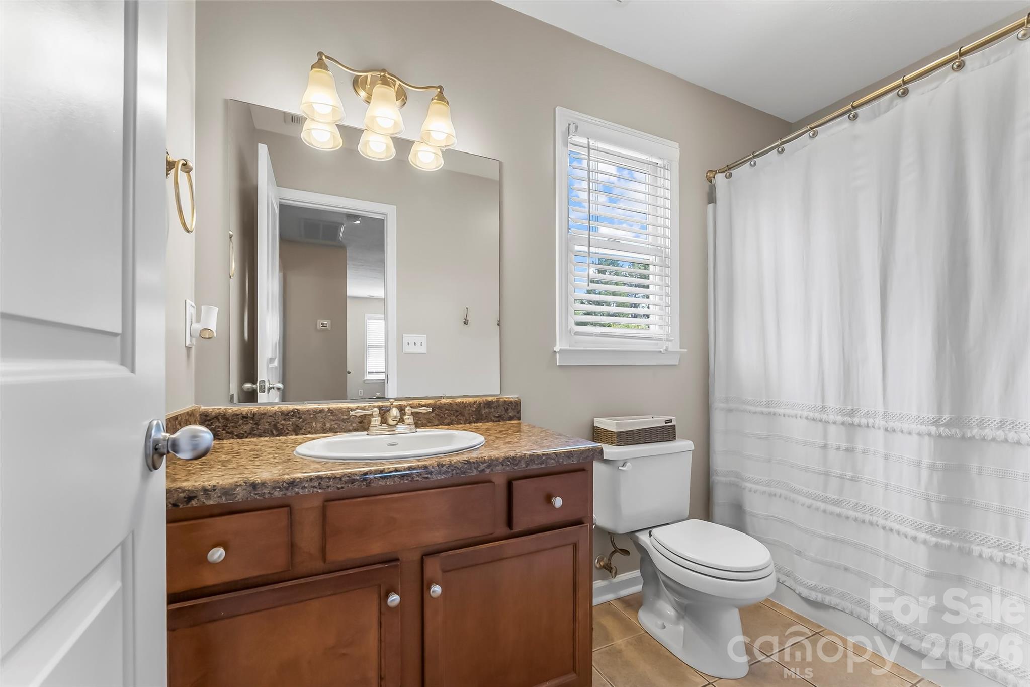 Single Family Residence at 1688 Buffett Circle, Hickory, photo 17 of 39