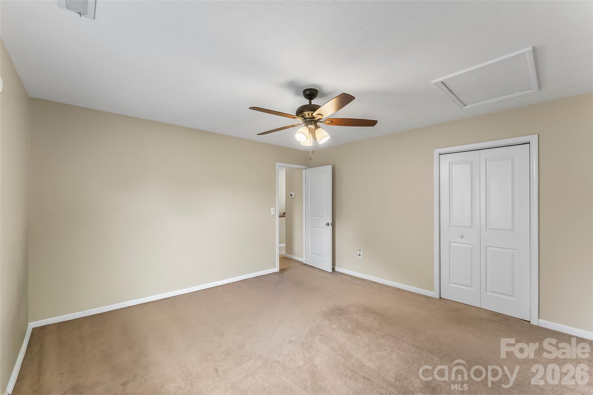 Single Family Residence at 1688 Buffett Circle, Hickory, photo 19 of 39