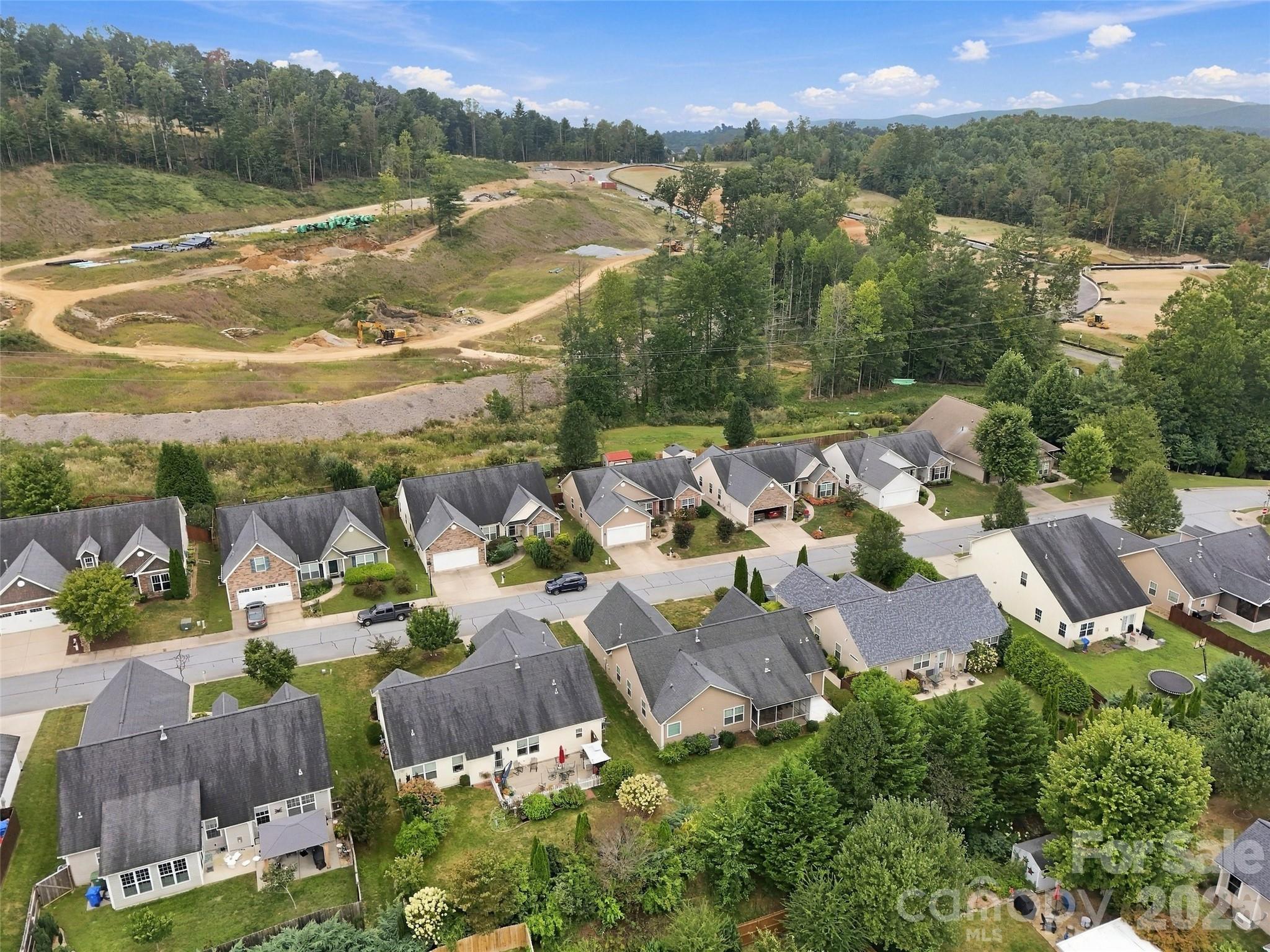Single Family Residence at 78 Brookstone Court, Hendersonville, photo 16 of 48