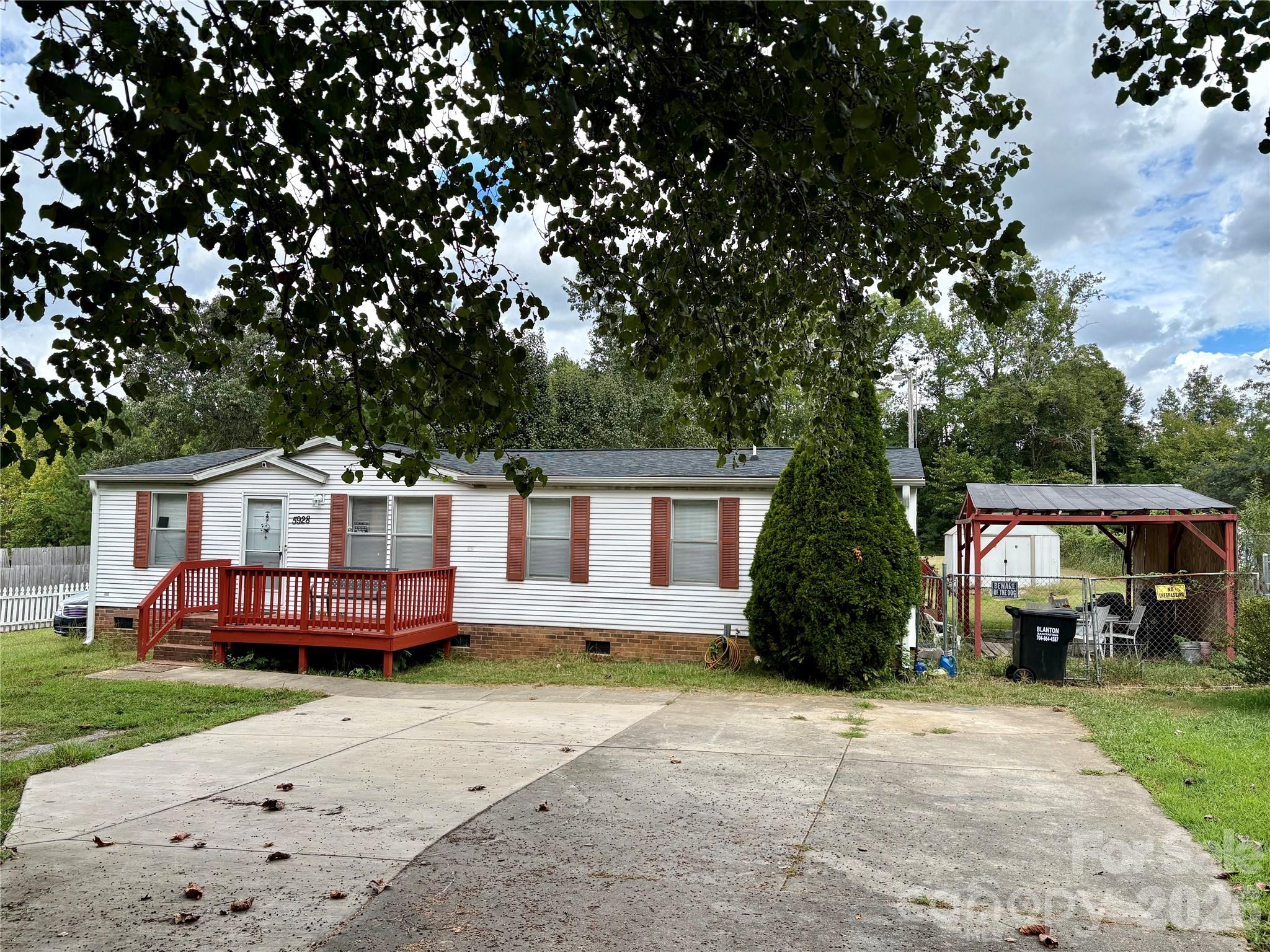 5928 Lewis Road