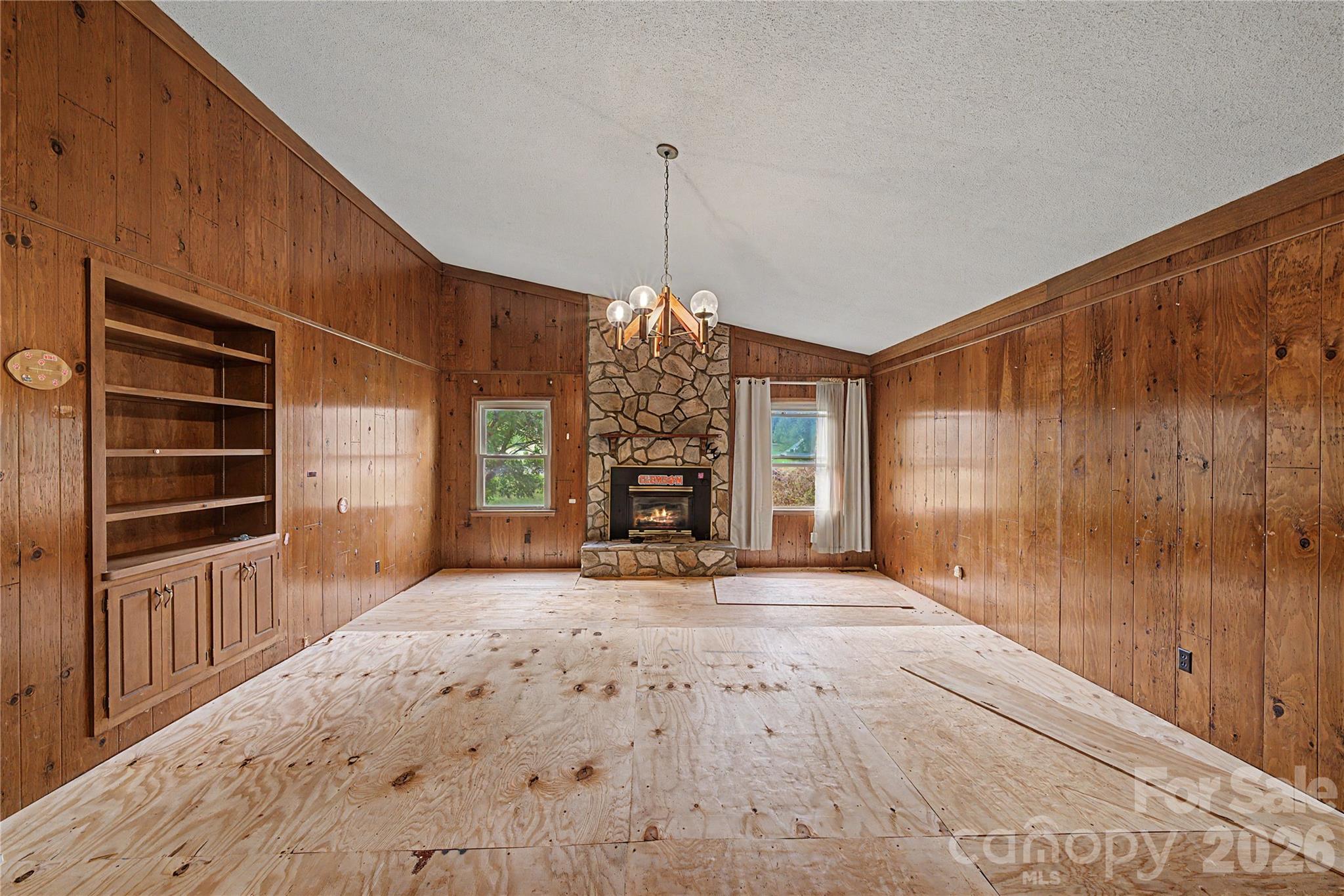 Single Family Residence at 102 Nob Hill Drive, Gaffney, photo 8 of 31