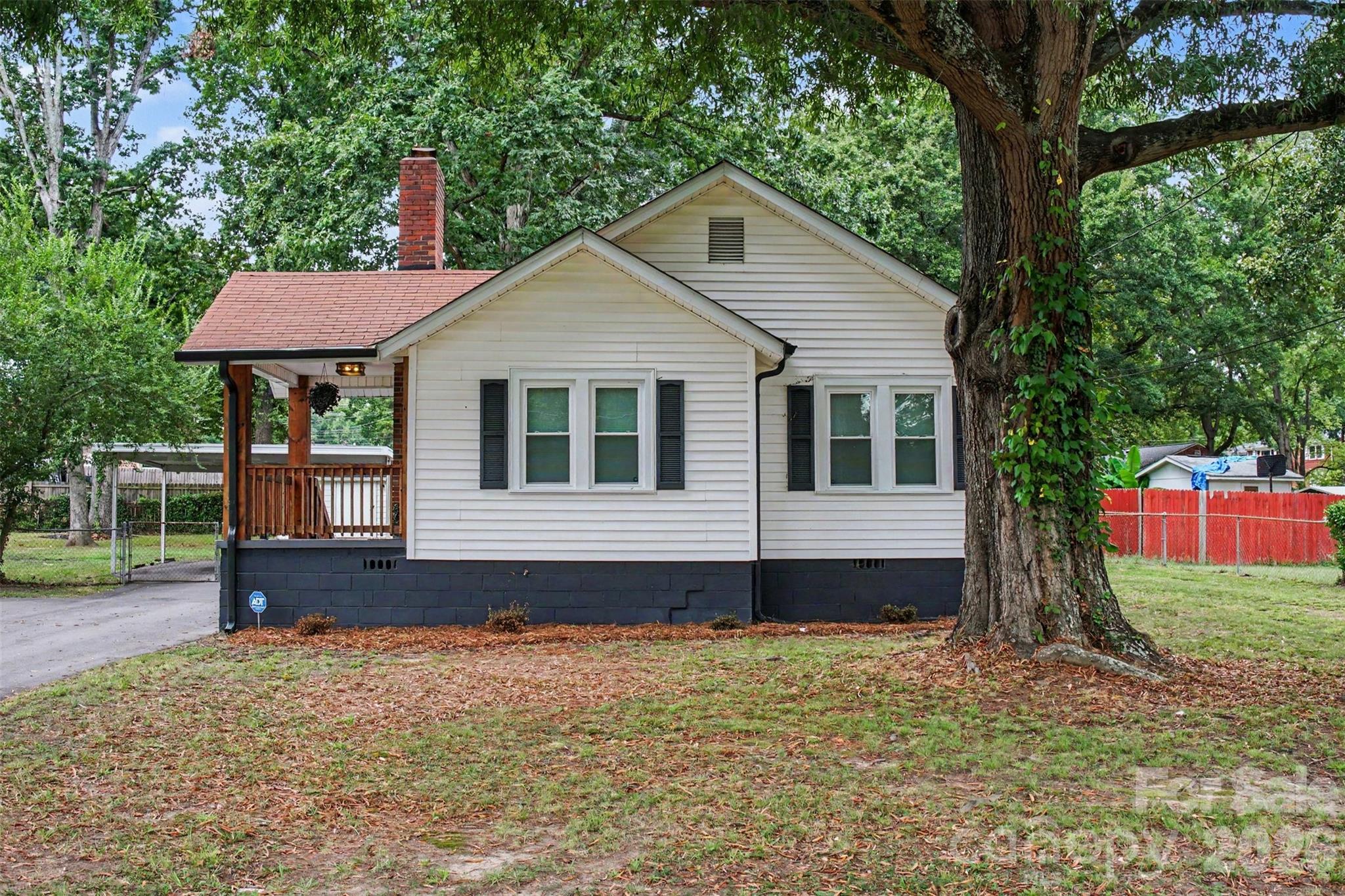 Single Family Residence at 1521 Blackwood Street, Gastonia, photo 11 of 32