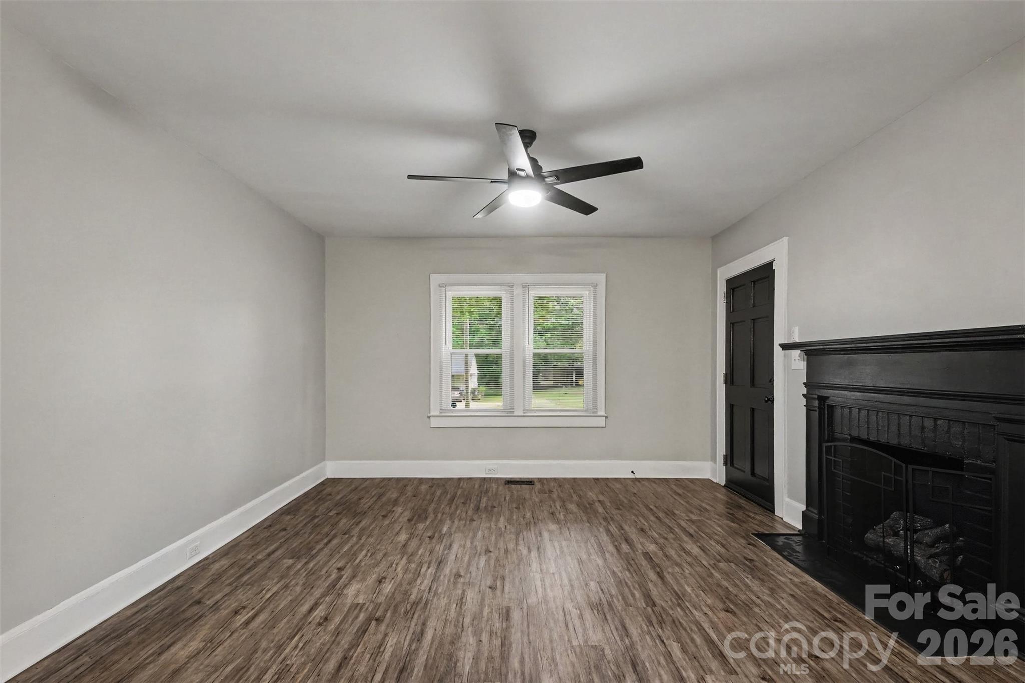 Single Family Residence at 1521 Blackwood Street, Gastonia, photo 3 of 32
