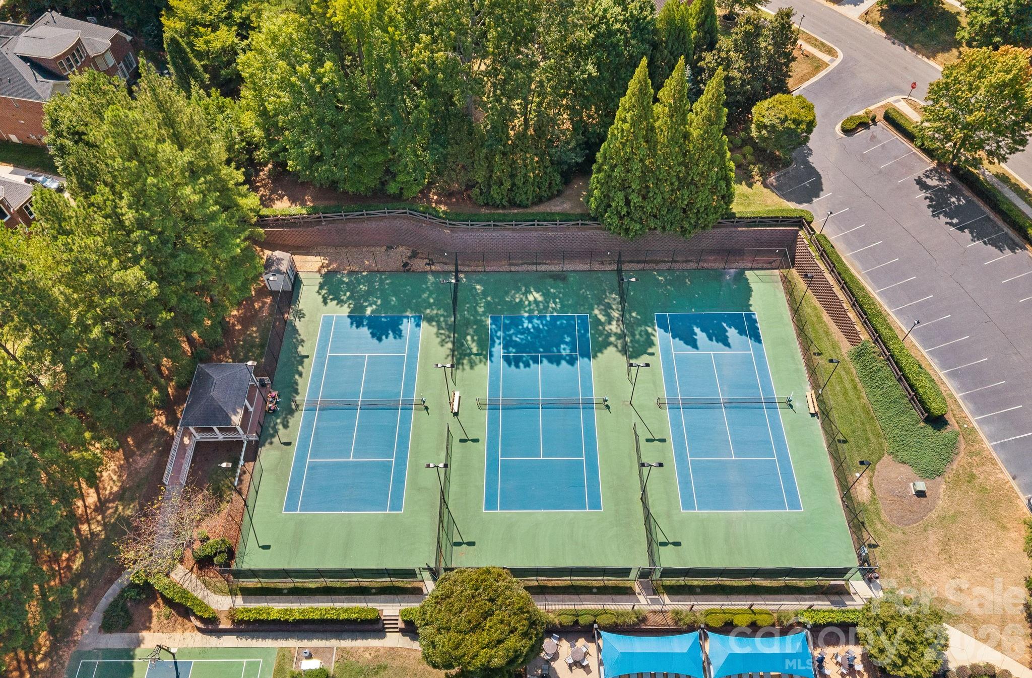 Neighborhood tennis courts - 1104 Longwood Court, Matthews