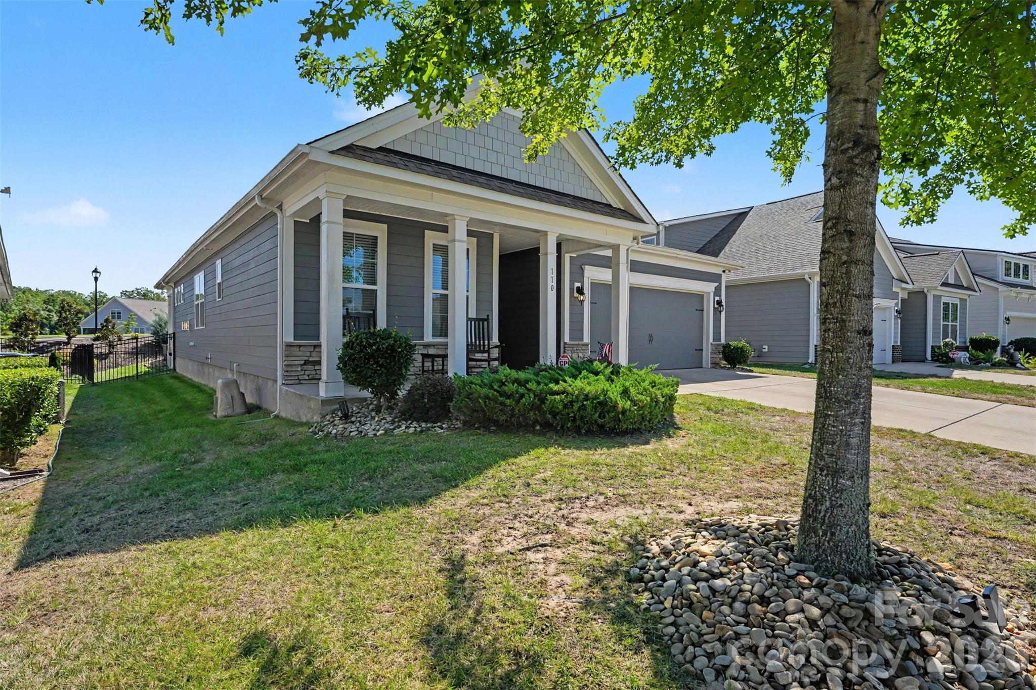 Single Family Residence at 110 Boatwright Lane, Mooresville, photo 26 of 40