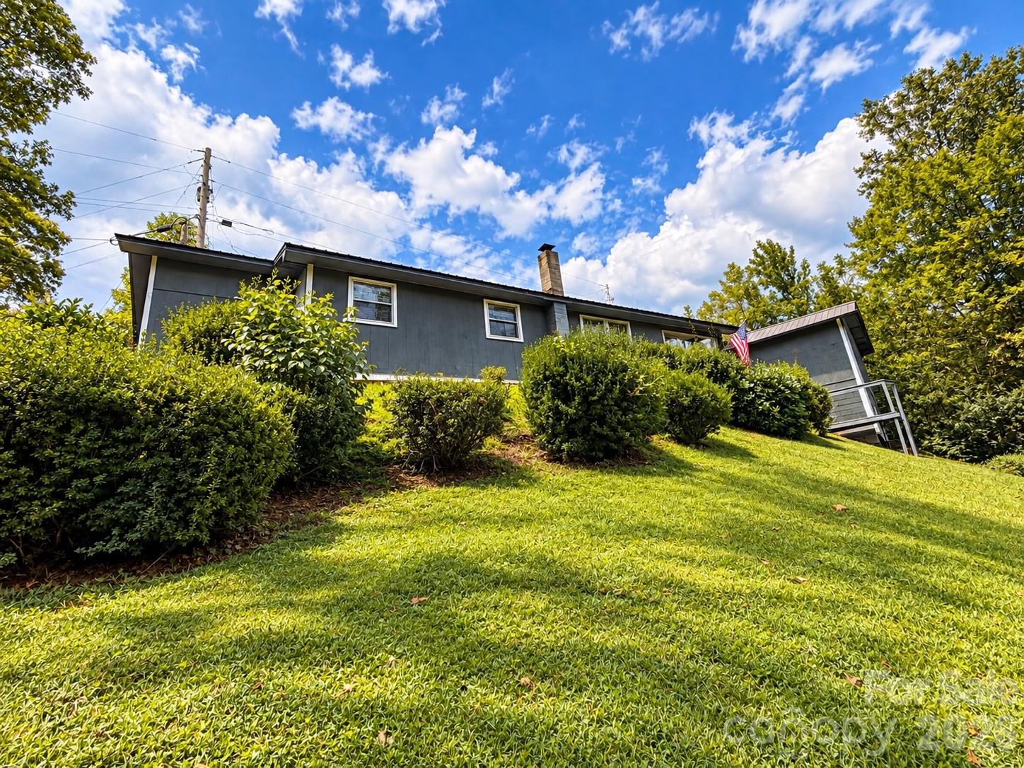 Single Family Residence at 139 N Ridge Drive, Waynesville, photo 15 of 16