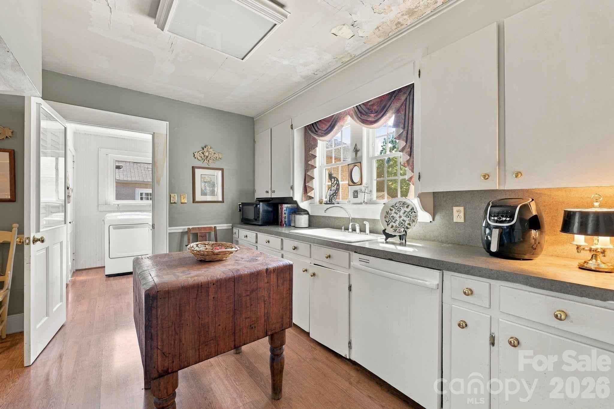 Single Family Residence at 1200 Central Drive, Kannapolis, photo 17 of 42
