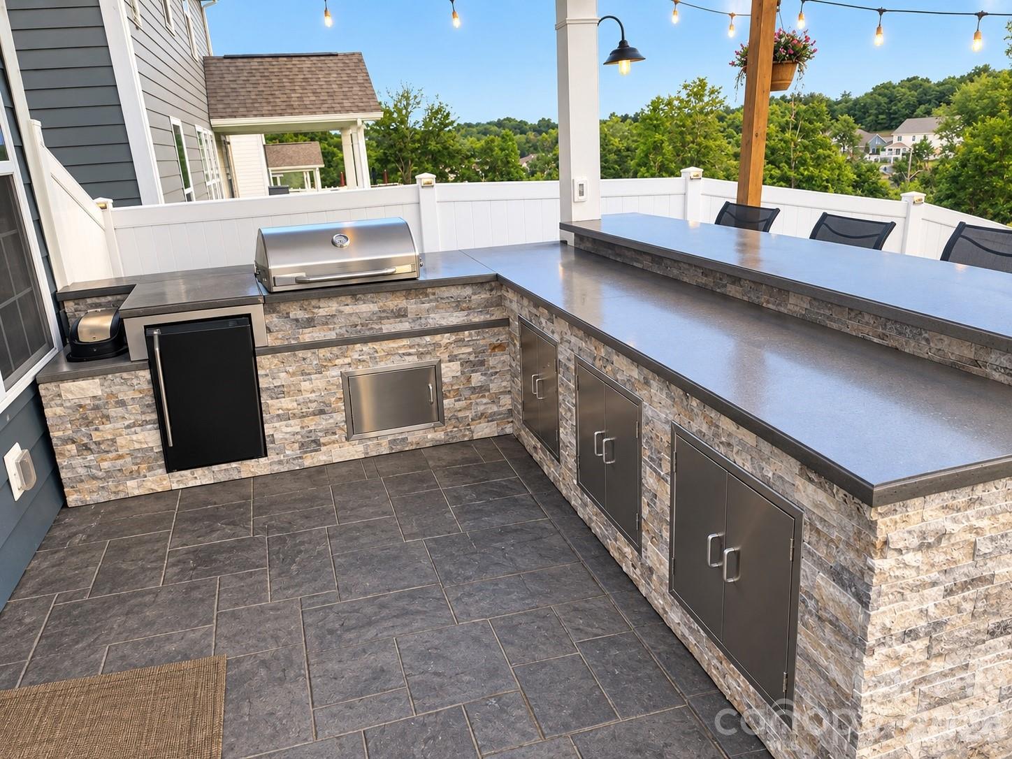 outdoor kitchen - 124 Championship Drive, Mooresville