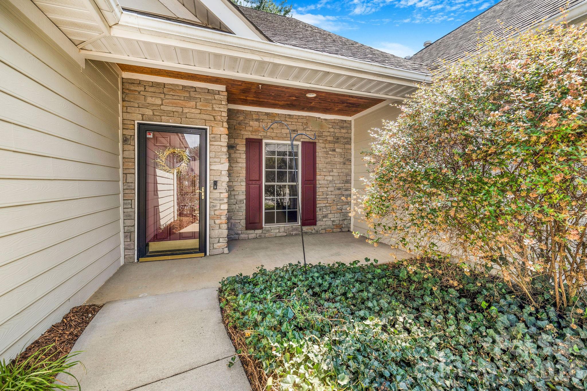 Townhouse at 896 West Pointe Drive, Asheville, photo 2 of 29