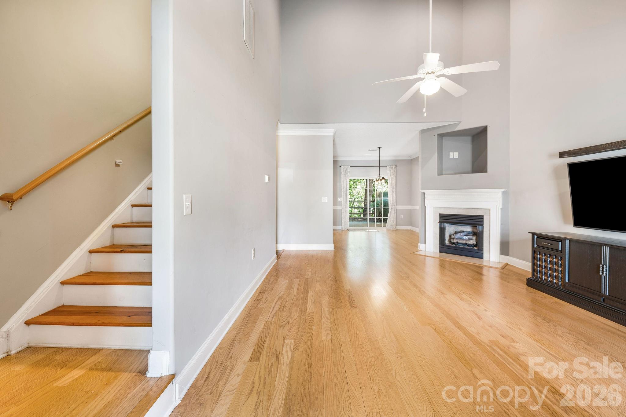 There vaulted ceilings in the living room! - 896 West Pointe Drive, Asheville
