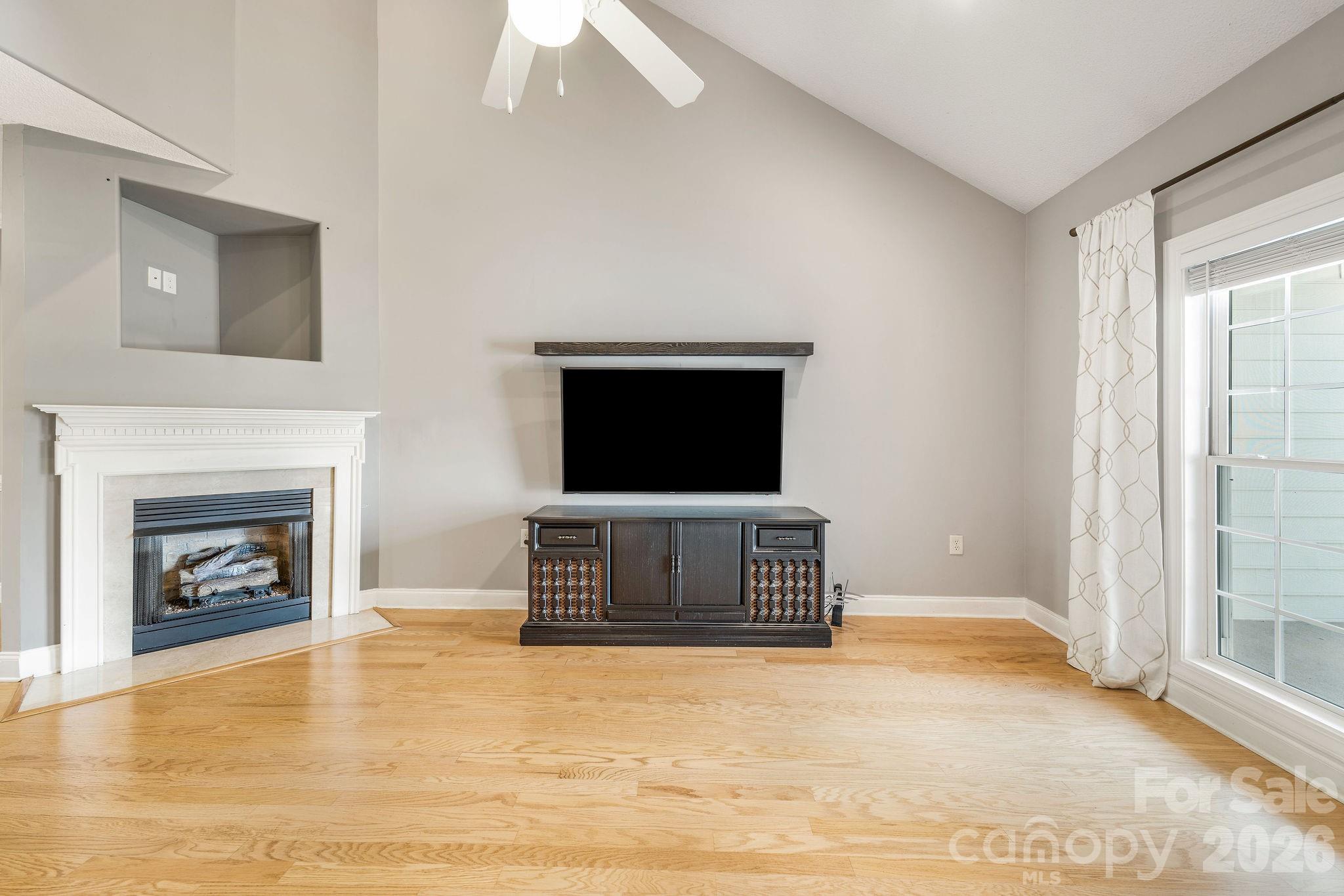 Townhouse at 896 West Pointe Drive, Asheville, photo 4 of 29