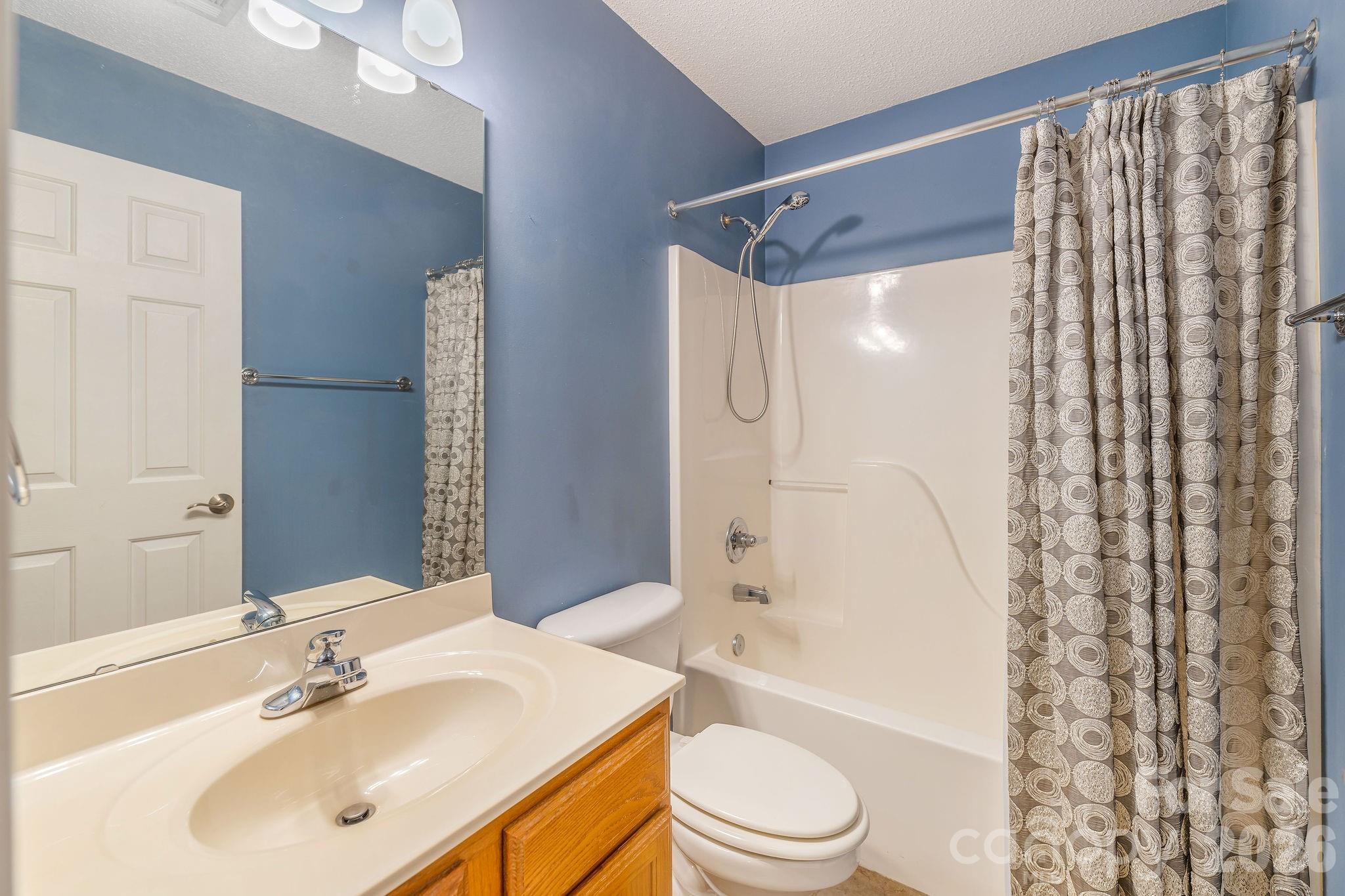 Upper full bath. - 896 West Pointe Drive, Asheville