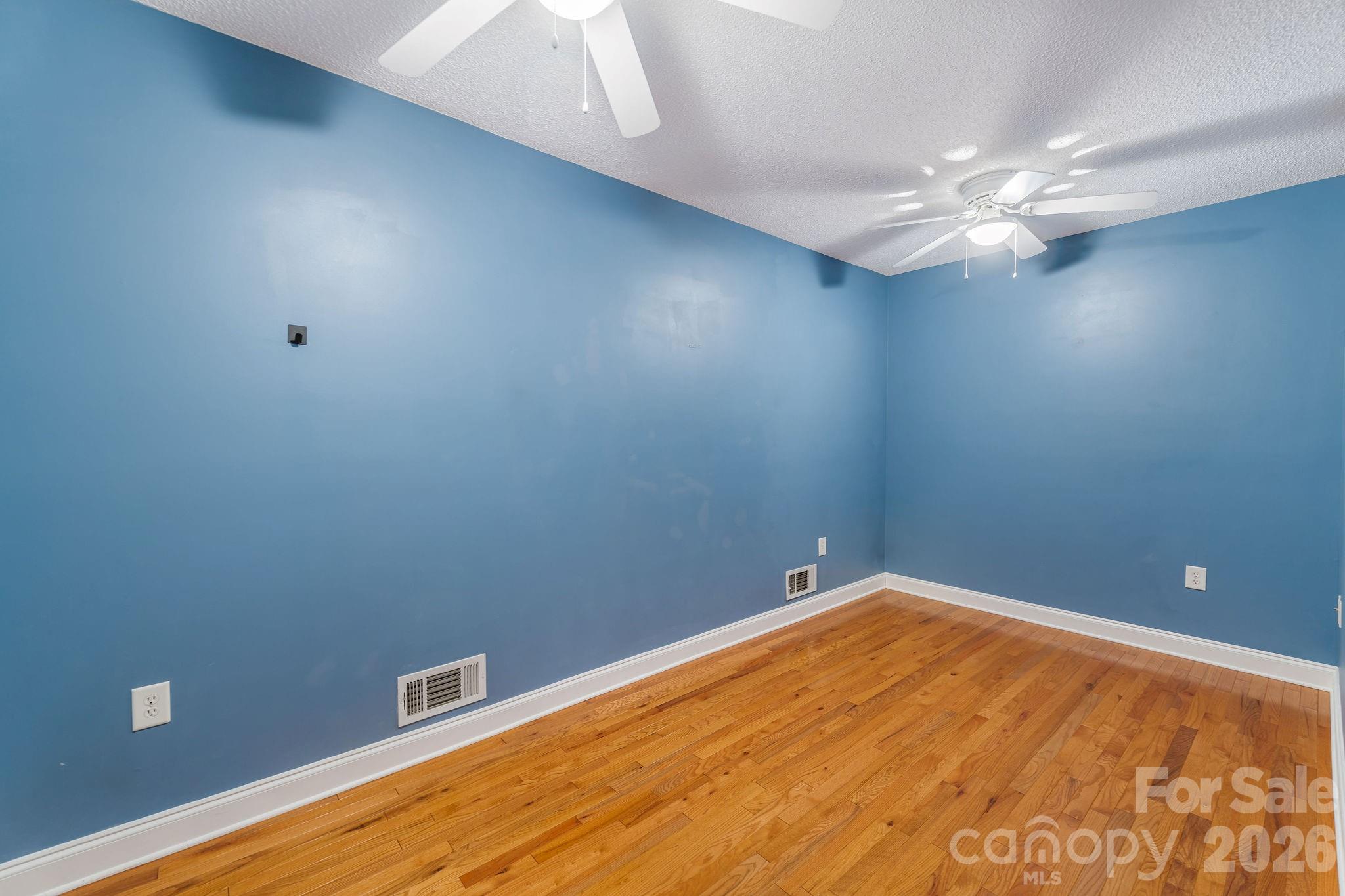 Office / bonus space - 896 West Pointe Drive, Asheville