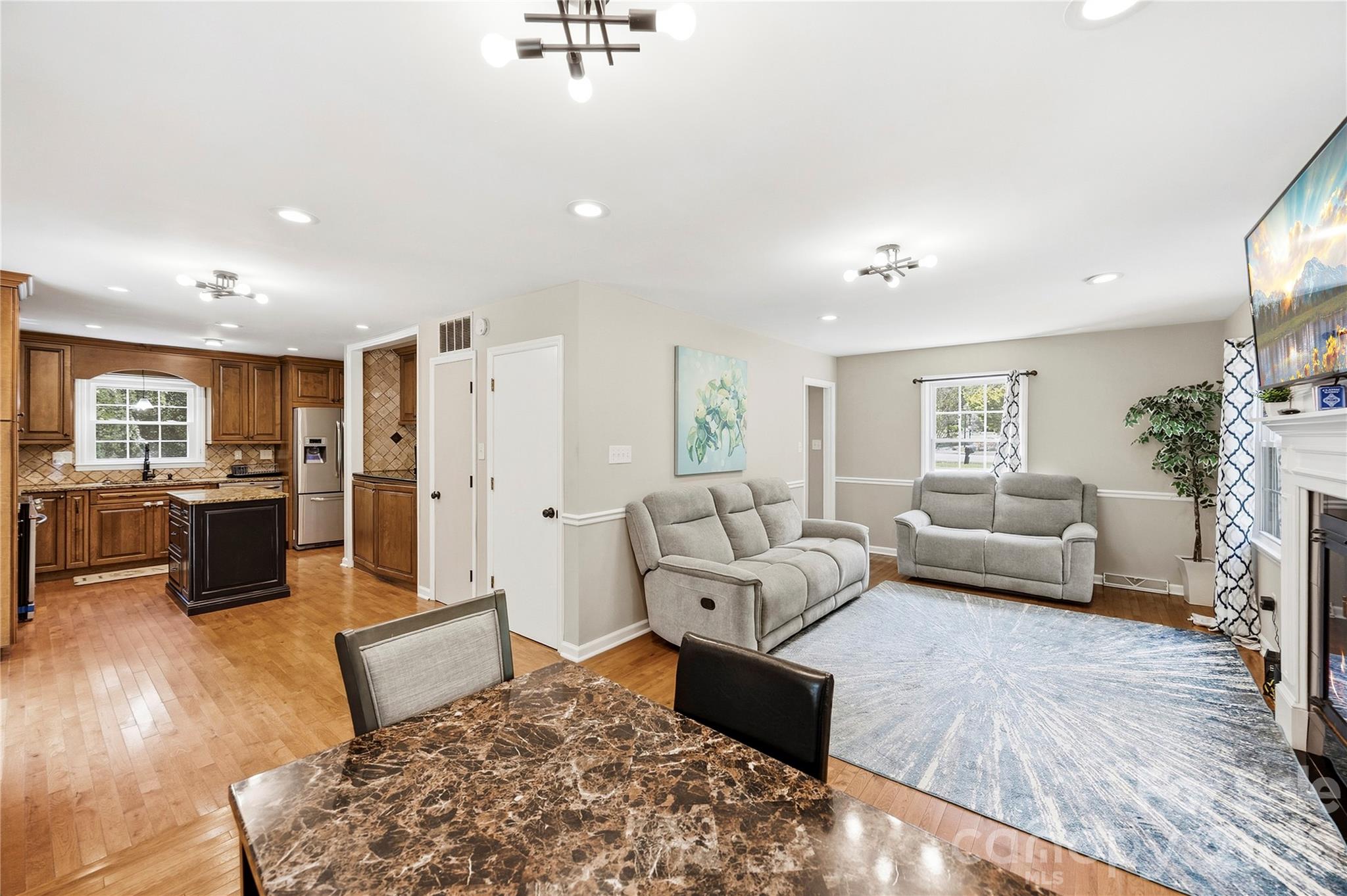 Single Family Residence at 3724 Beulah Church Road, Matthews, photo 16 of 39