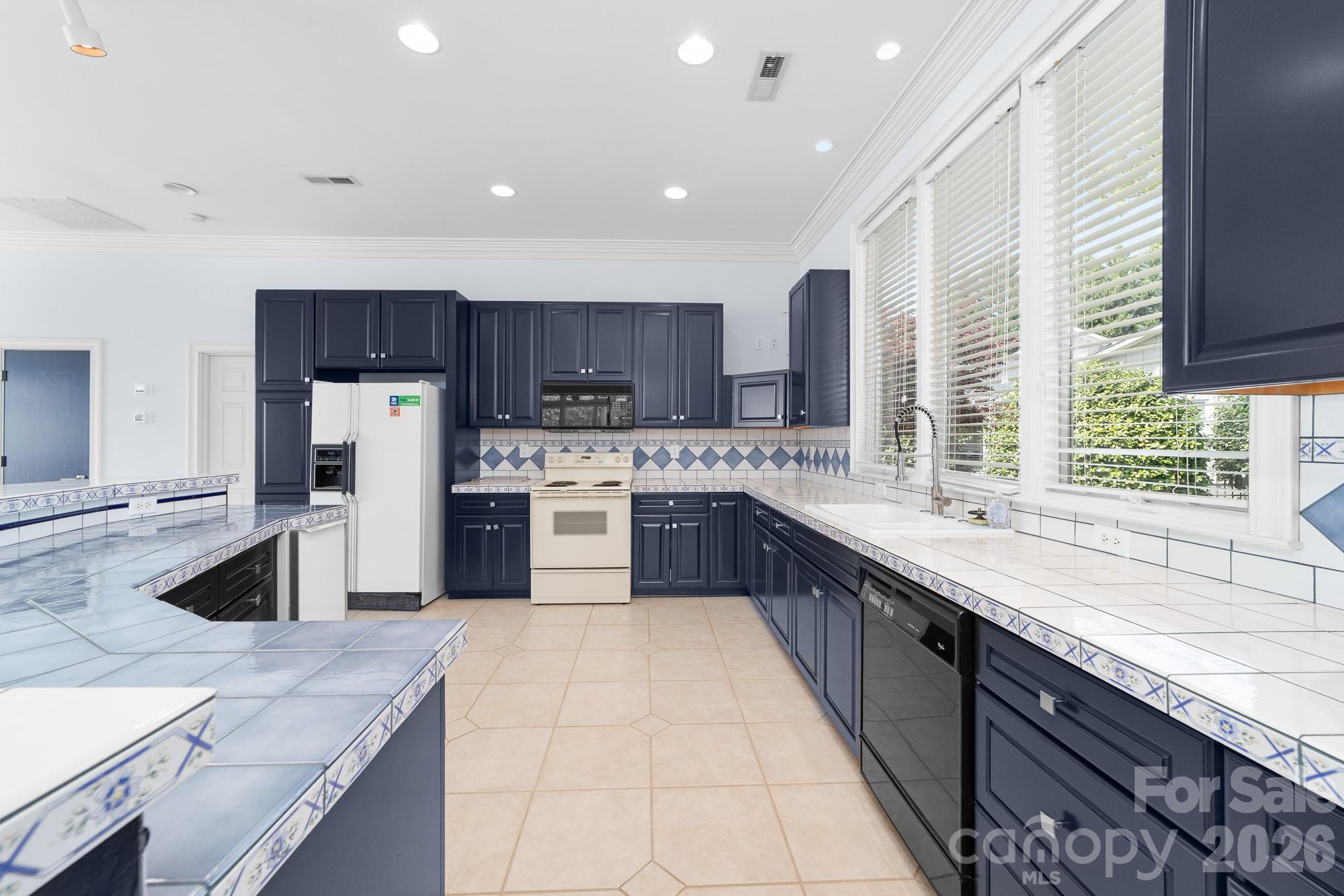 Single Family Residence at 18212 & 18210 Pompano Place, Cornelius, photo 32 of 41