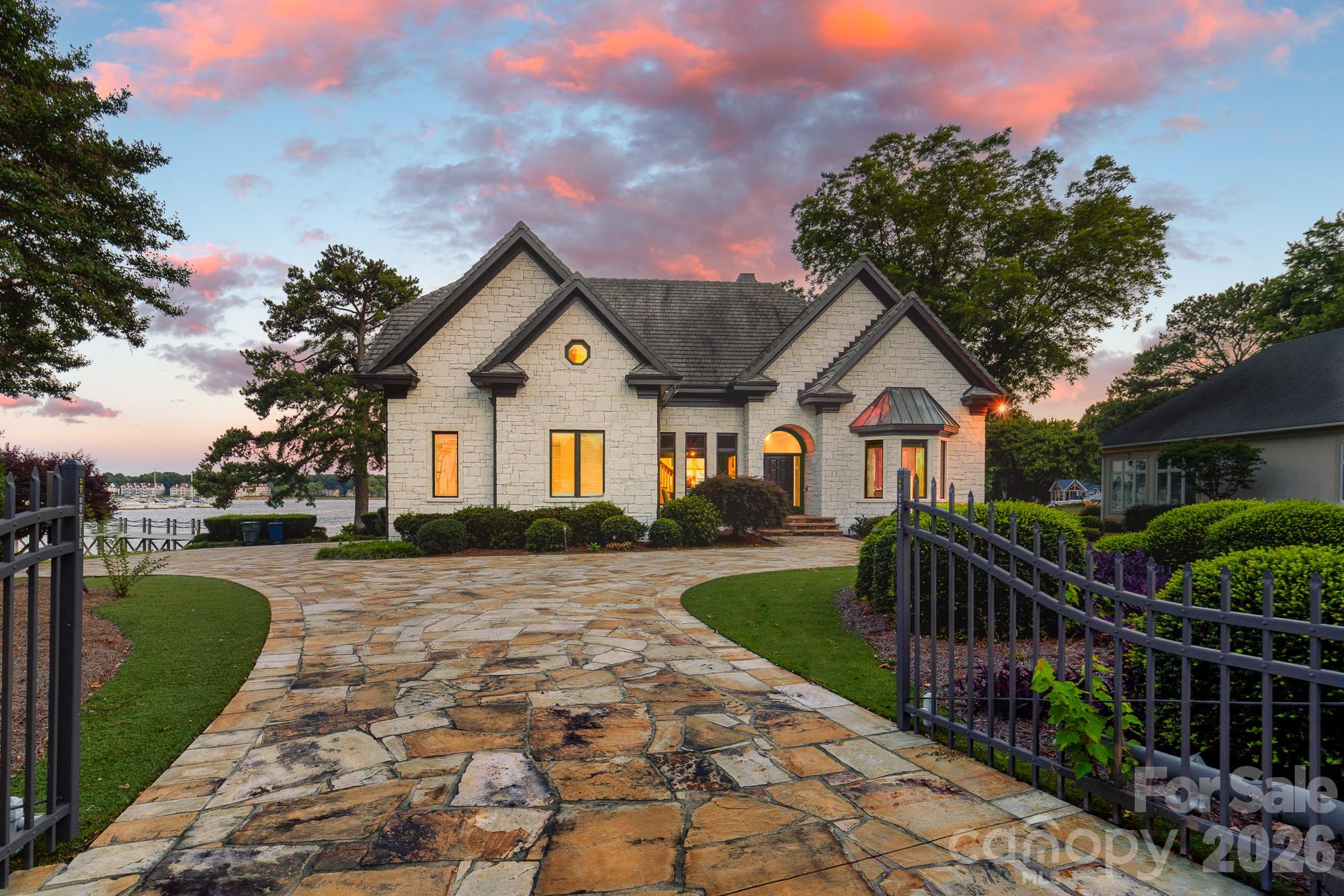 Single Family Residence at 18212 & 18210 Pompano Place, Cornelius, photo 39 of 41