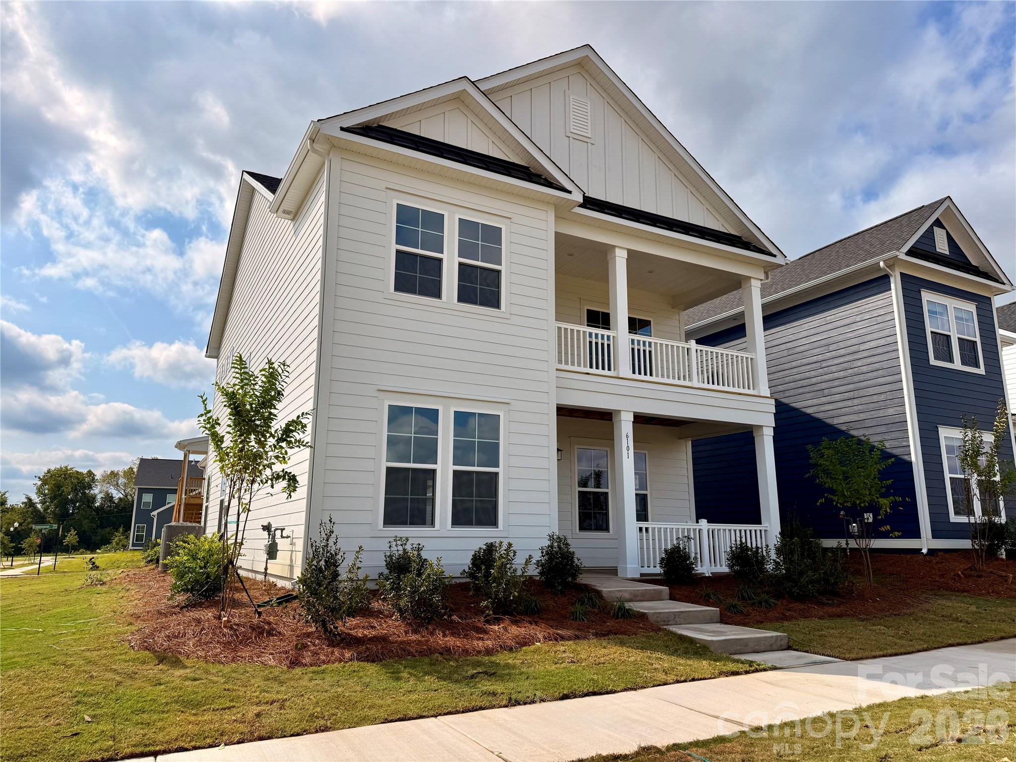 Single Family Residence at 6101 Daisy Dale Drive, Pineville, photo 2 of 30