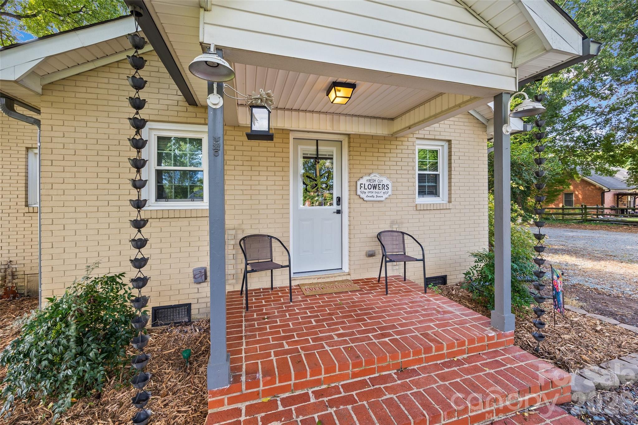 Back Porch - 5517 E Highway 218 Highway, Monroe