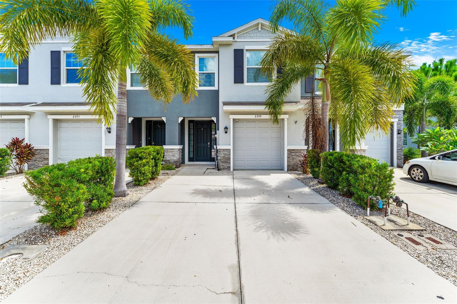 2399 MIDNIGHT PEARL DR
