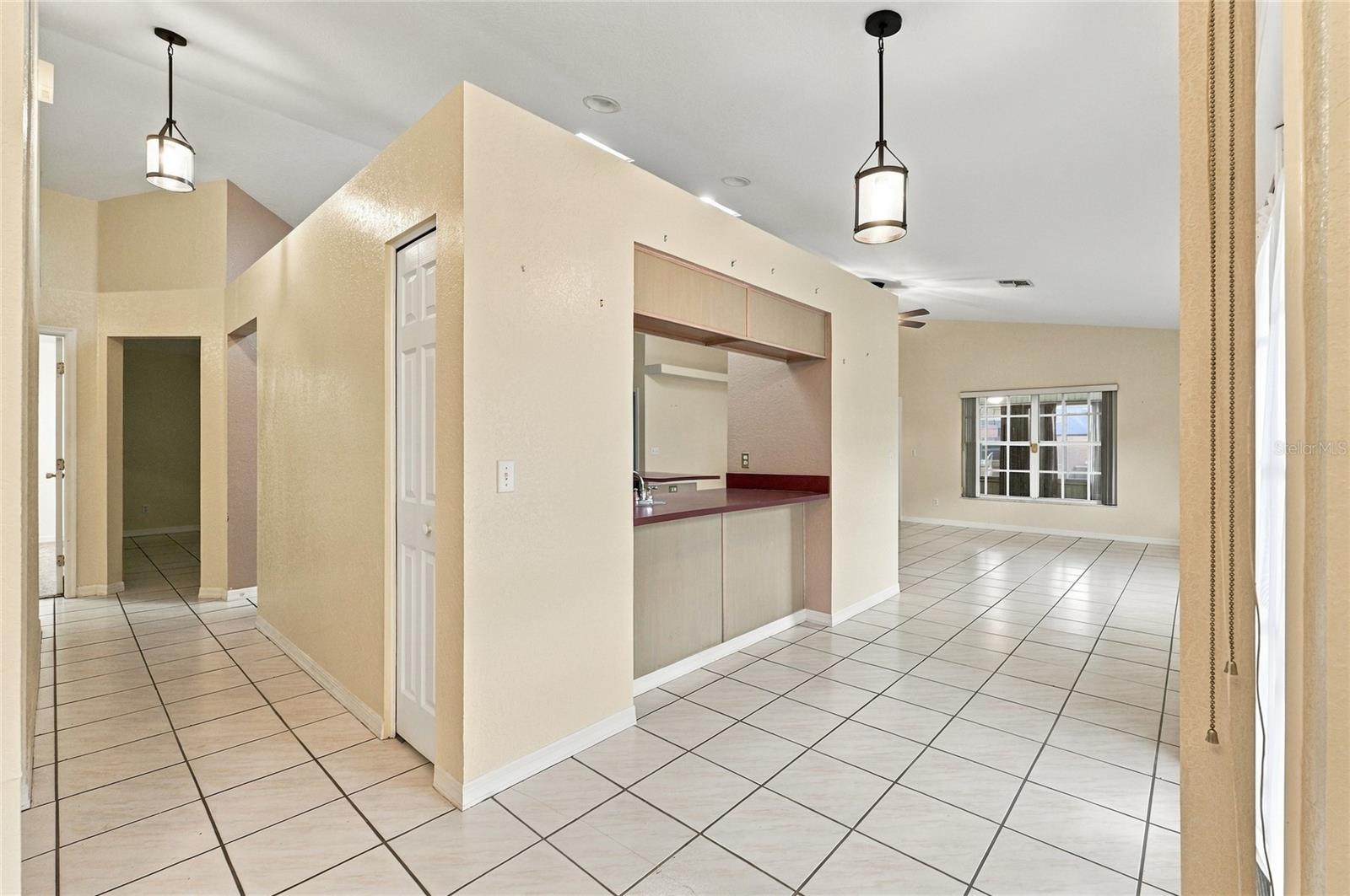 Front Door Foyer - 511 MARCIA LOOP, WINTER HAVEN