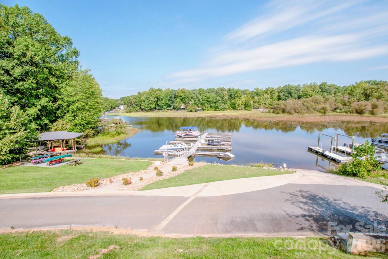 Winslow Bay boat launch and water access for paddlesports - 111 Comata Road, Mooresville