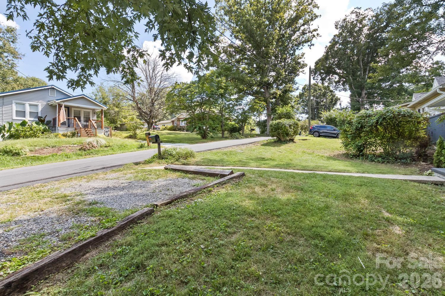 Front yard - 31 Wilmington Road, Asheville
